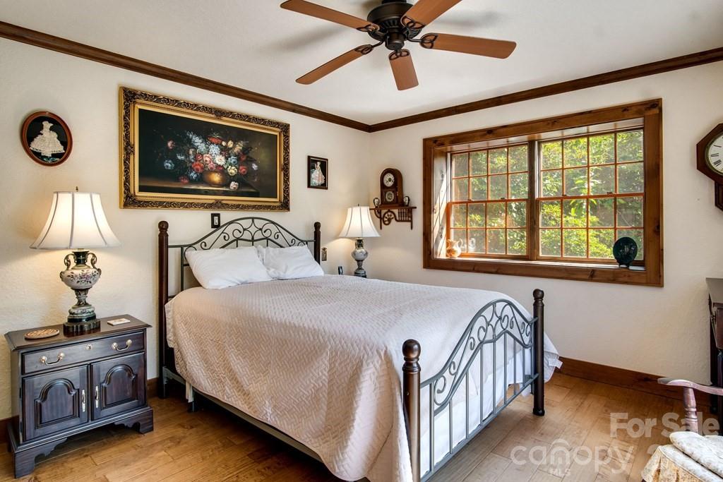 37 Jones Knob Road — Franklin