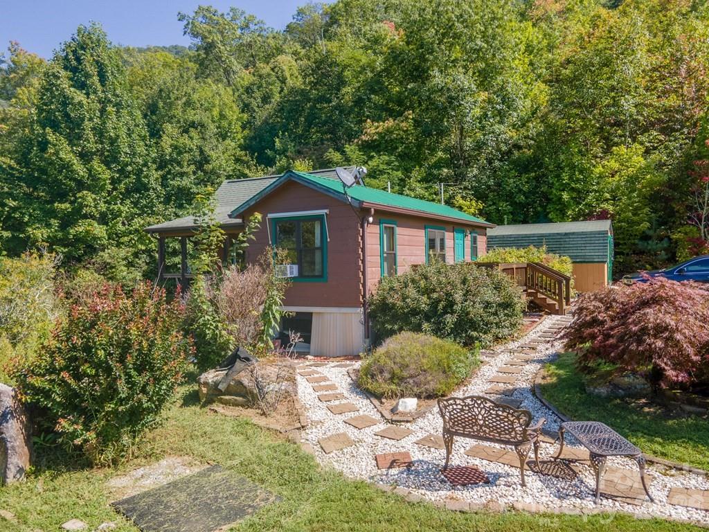 37 Jones Knob Road — Franklin