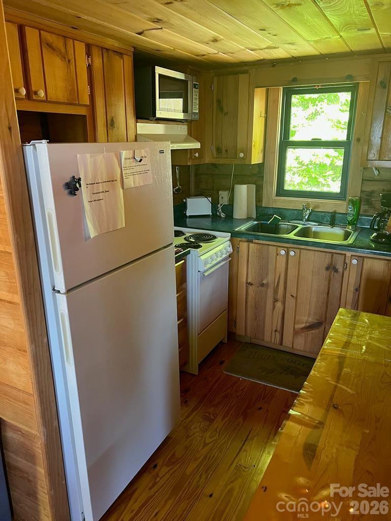 37 Jones Knob Road — Franklin