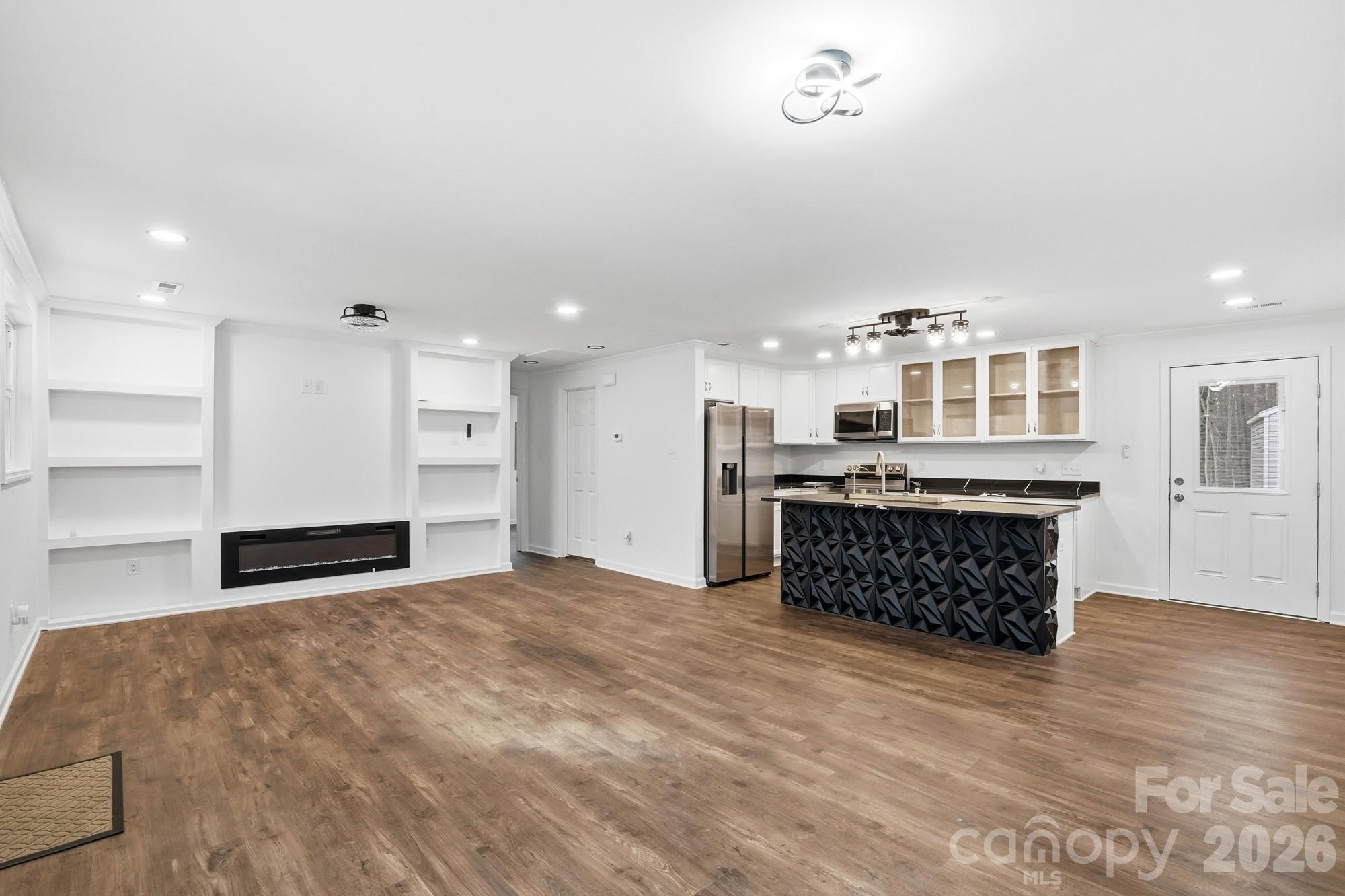 704 W Border Street — Dallas