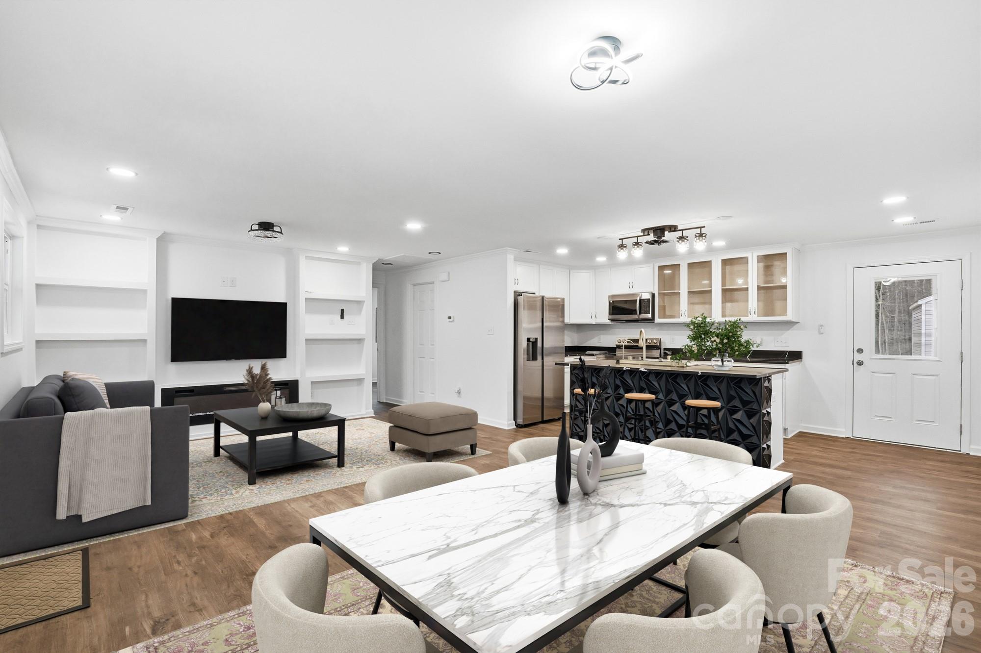704 W Border Street — Dallas