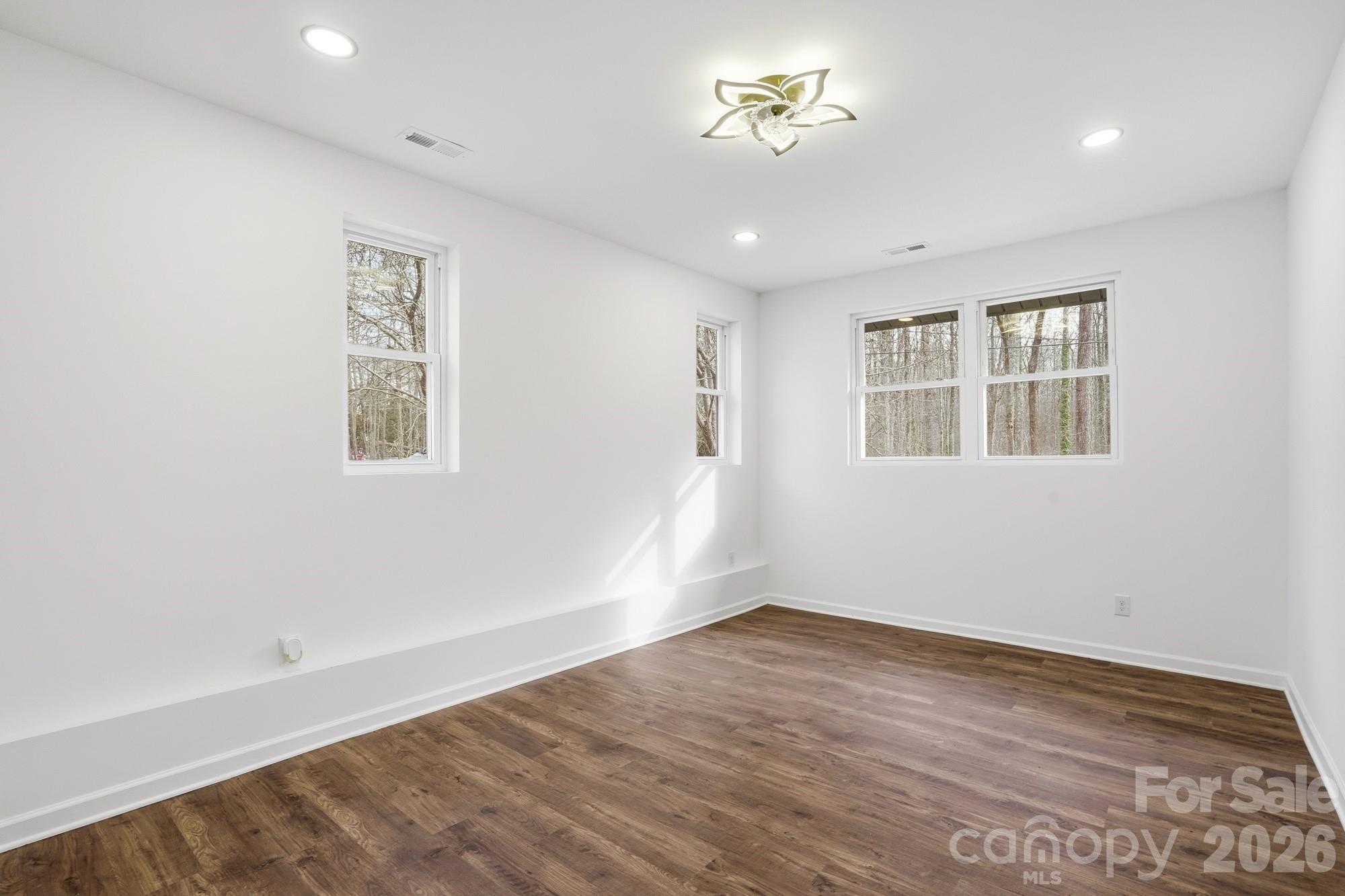 704 W Border Street — Dallas