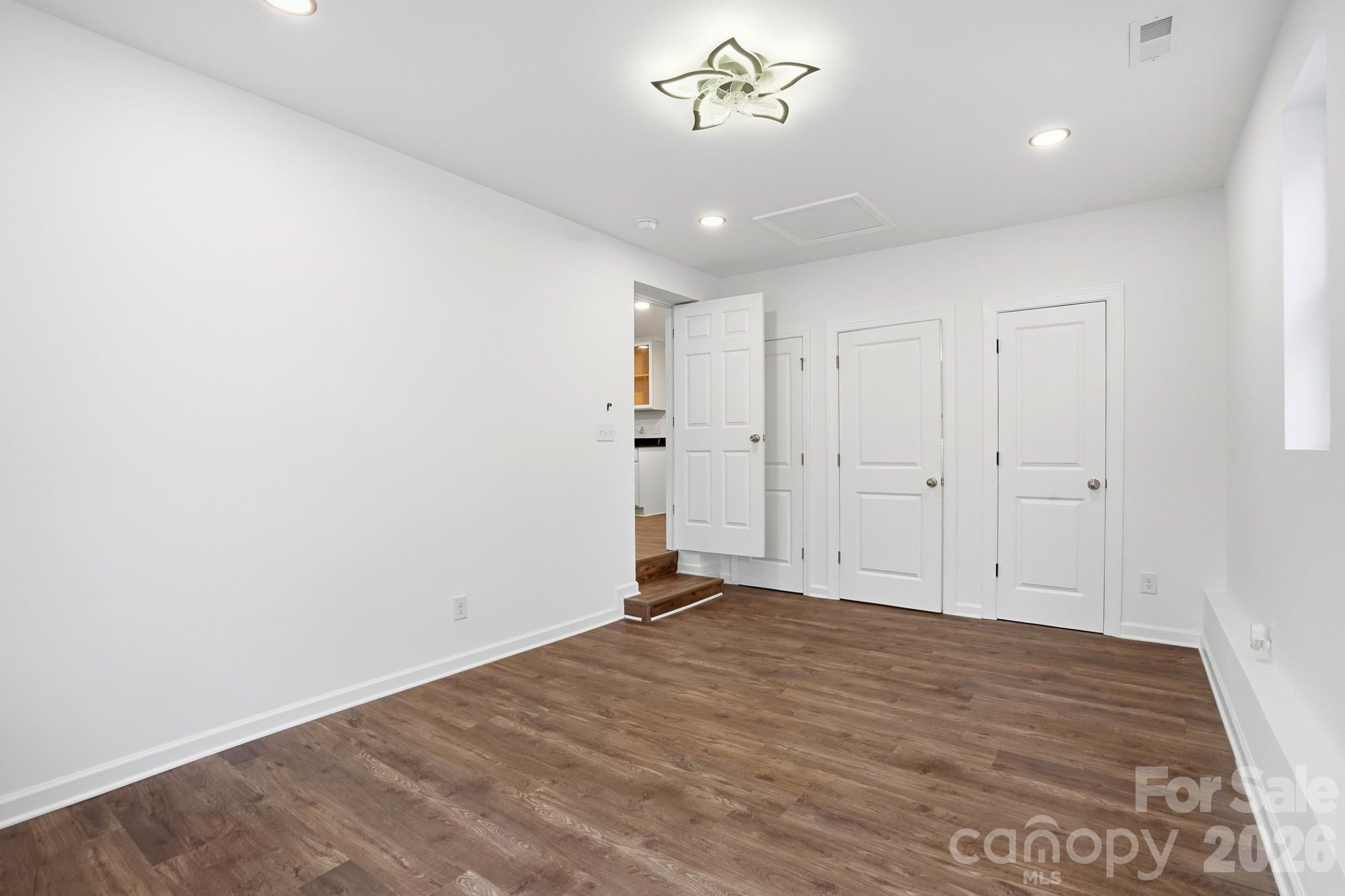 704 W Border Street — Dallas