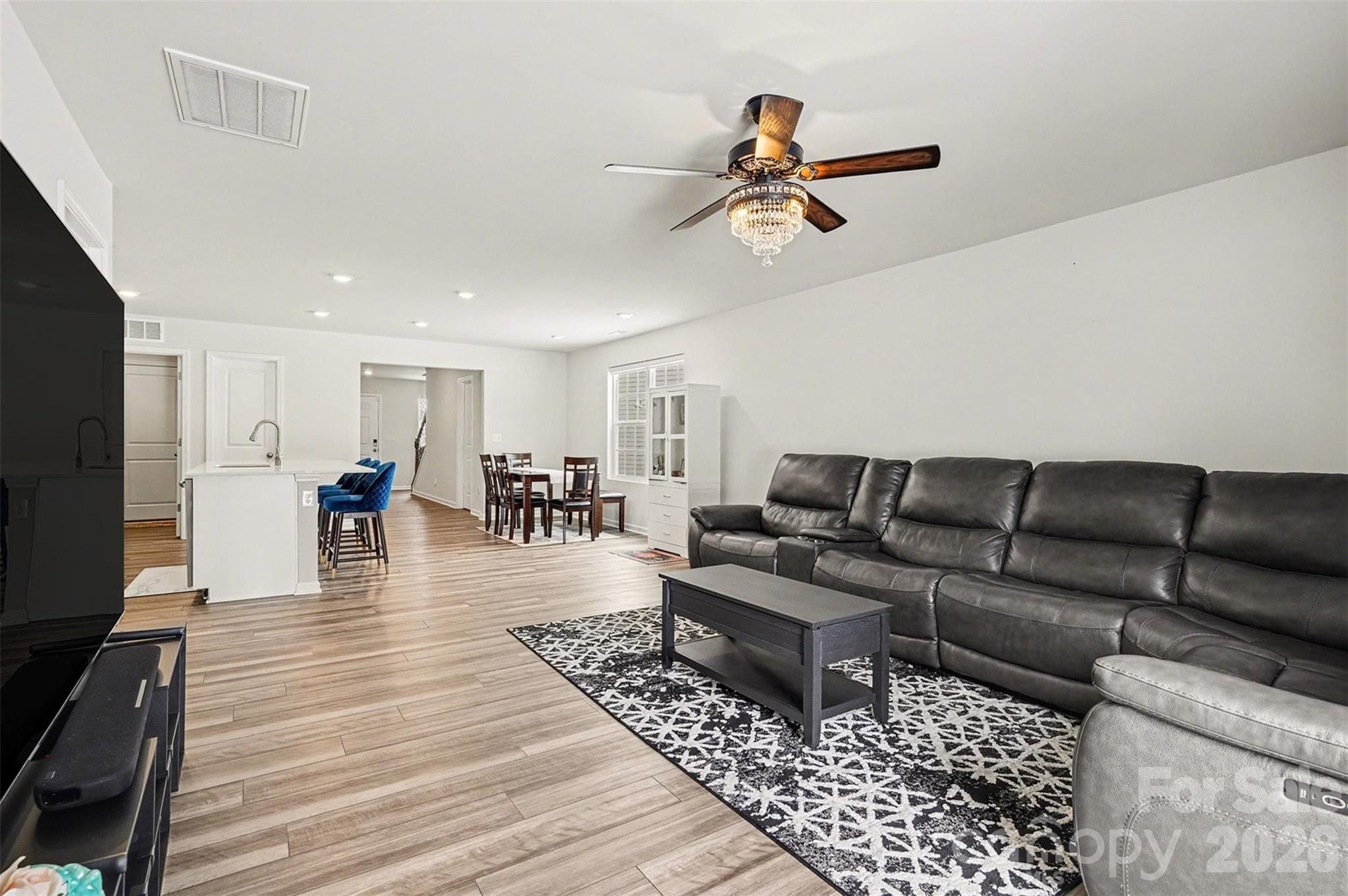 10136 Chatham Run Lane — Charlotte