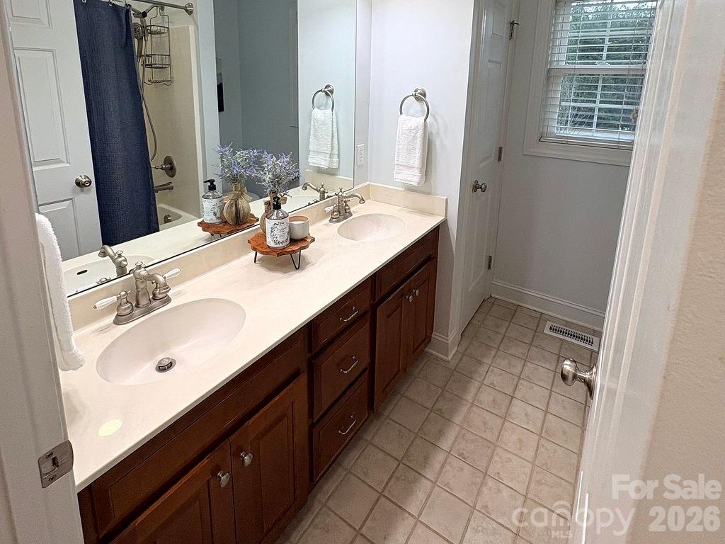 3020 N Ridge Court — Lincolnton