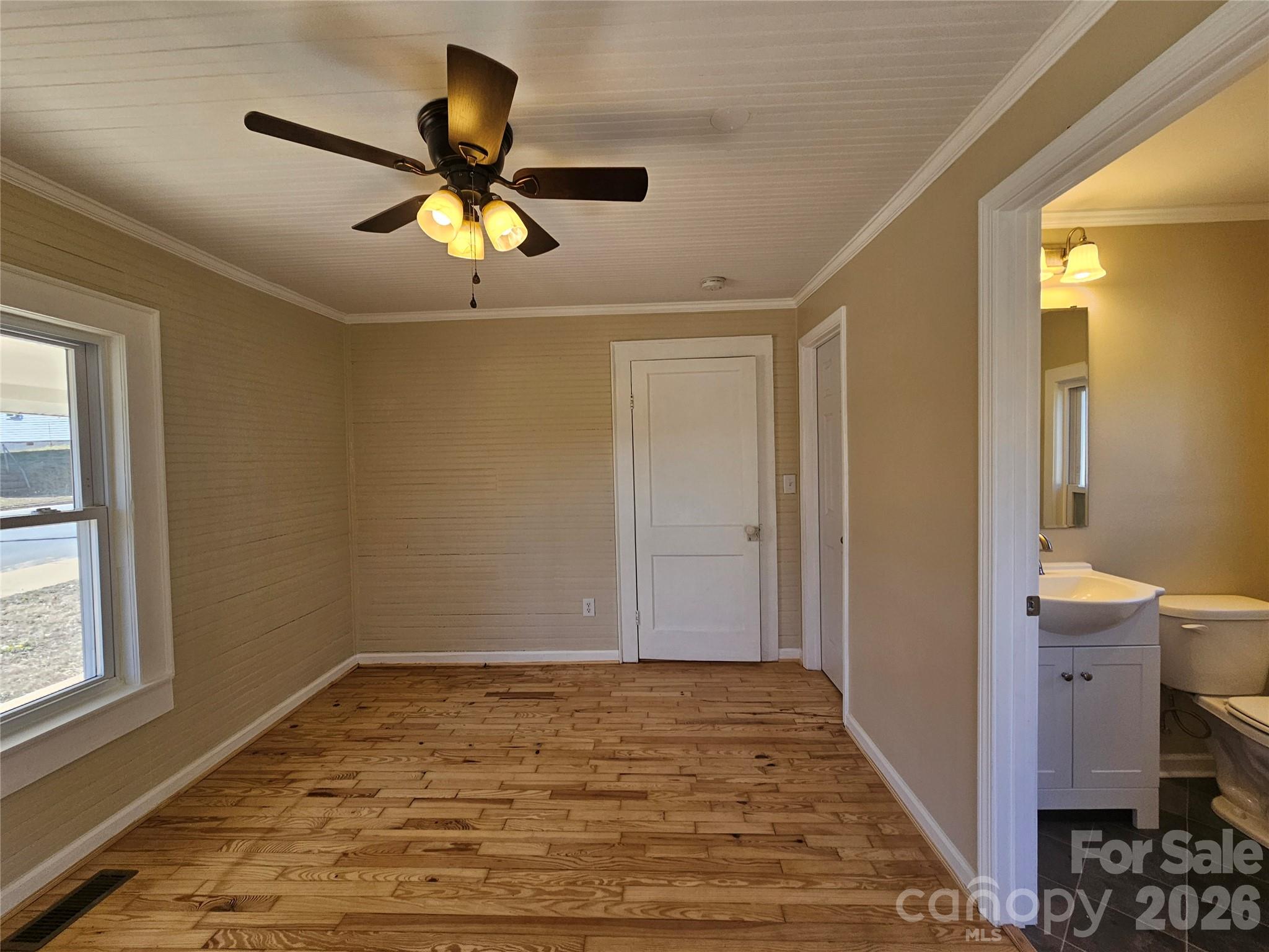 208 W Main Street — Lawndale