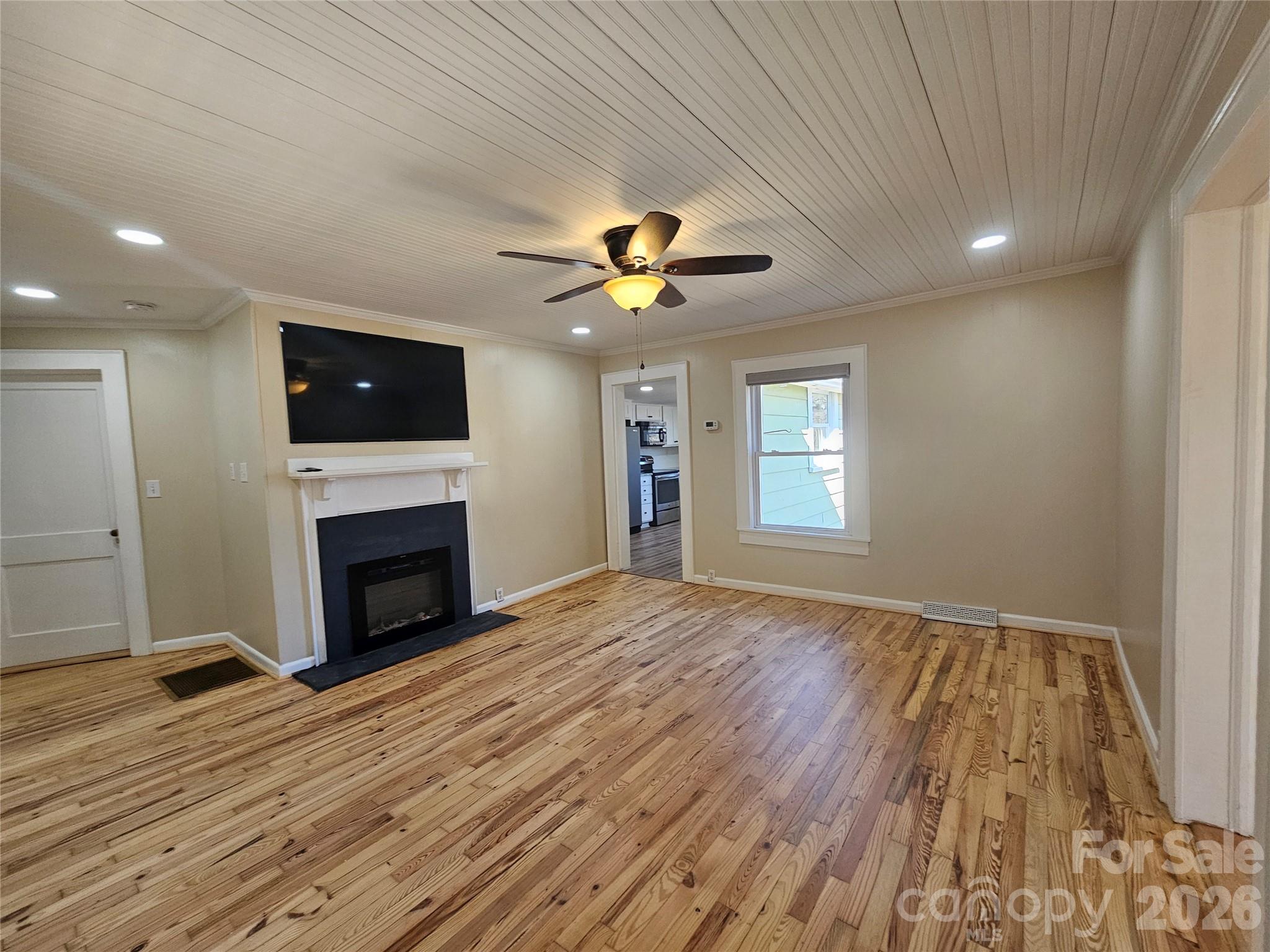 208 W Main Street — Lawndale