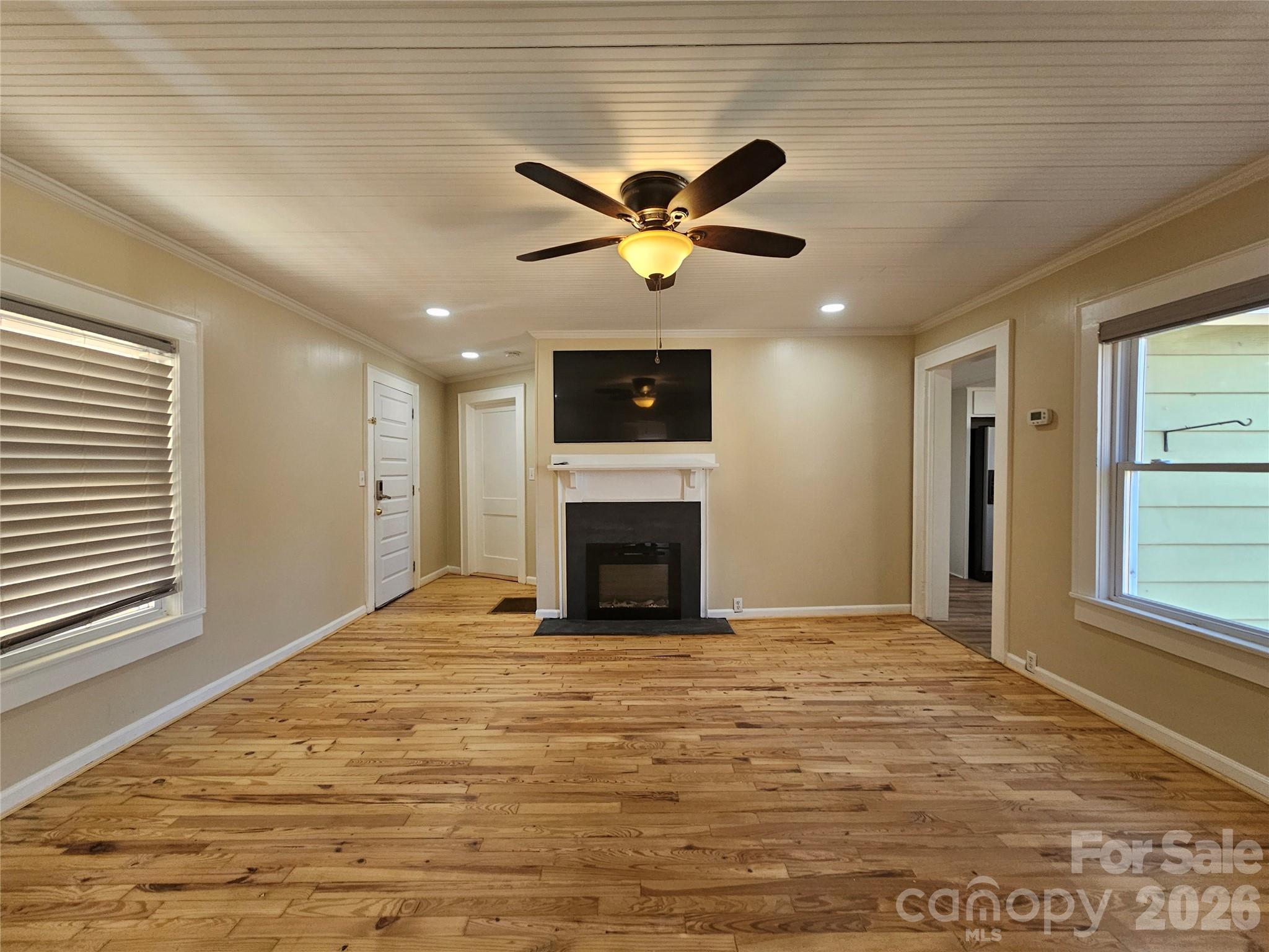 208 W Main Street — Lawndale