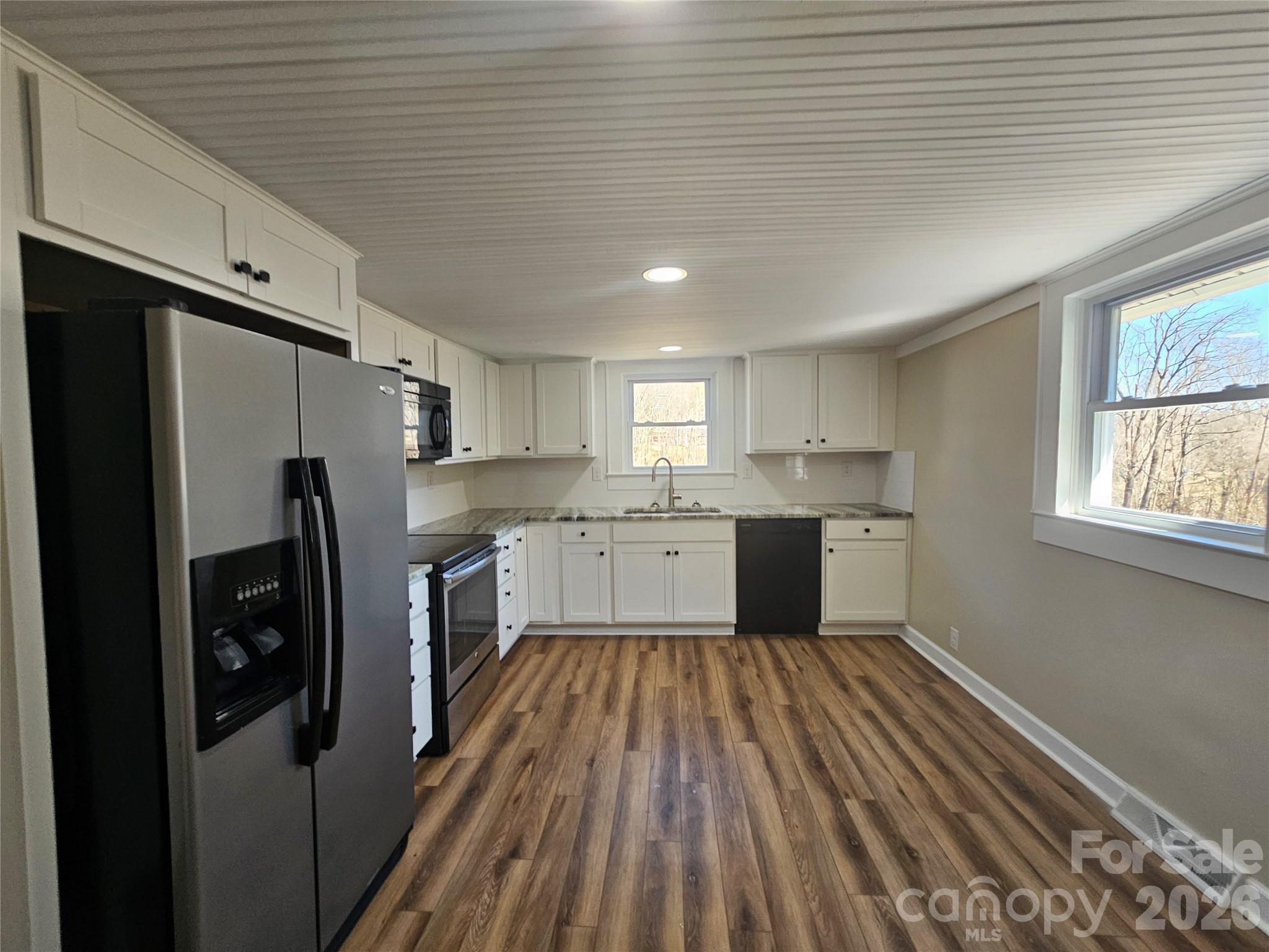 208 W Main Street — Lawndale