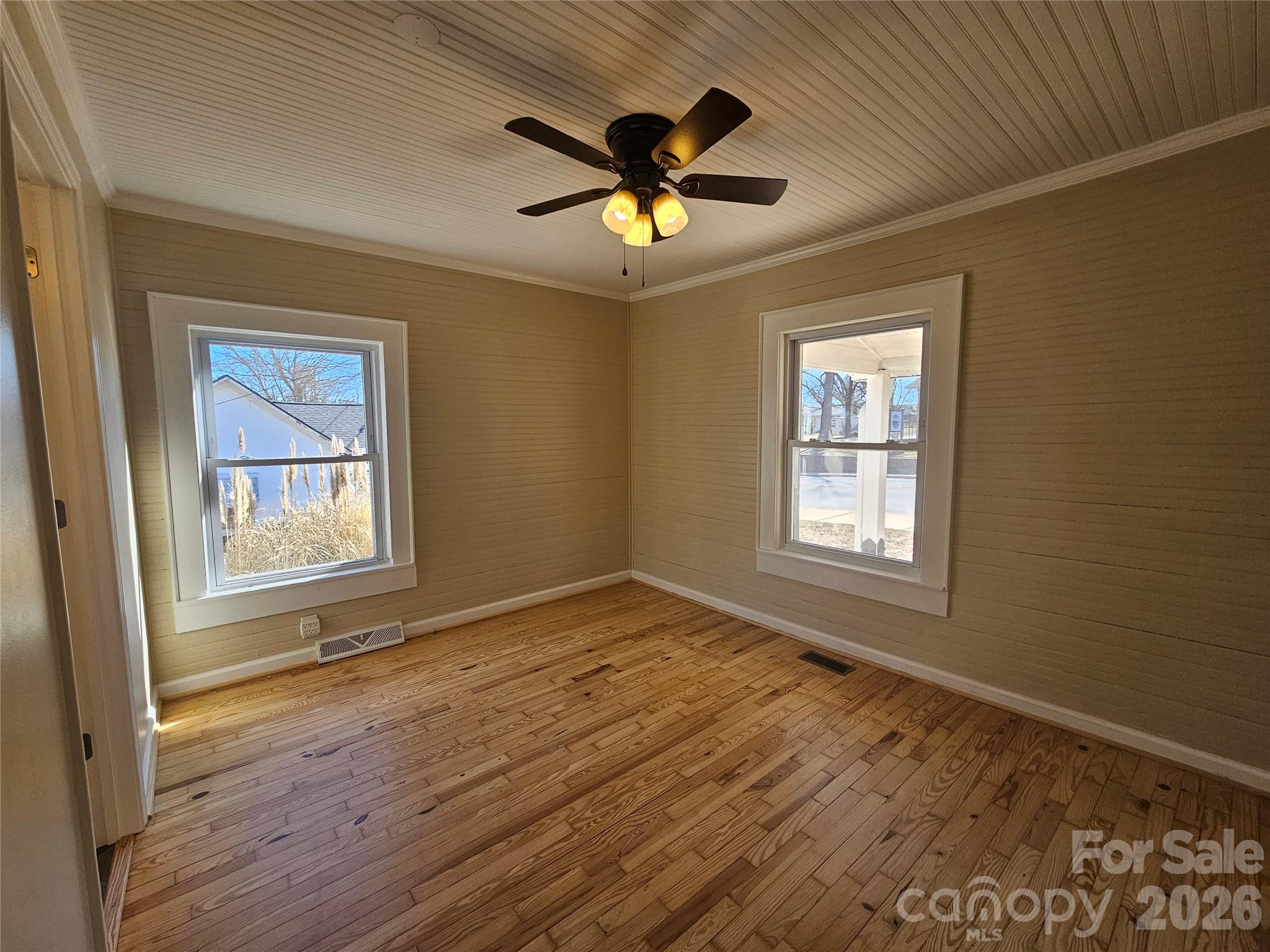 208 W Main Street — Lawndale