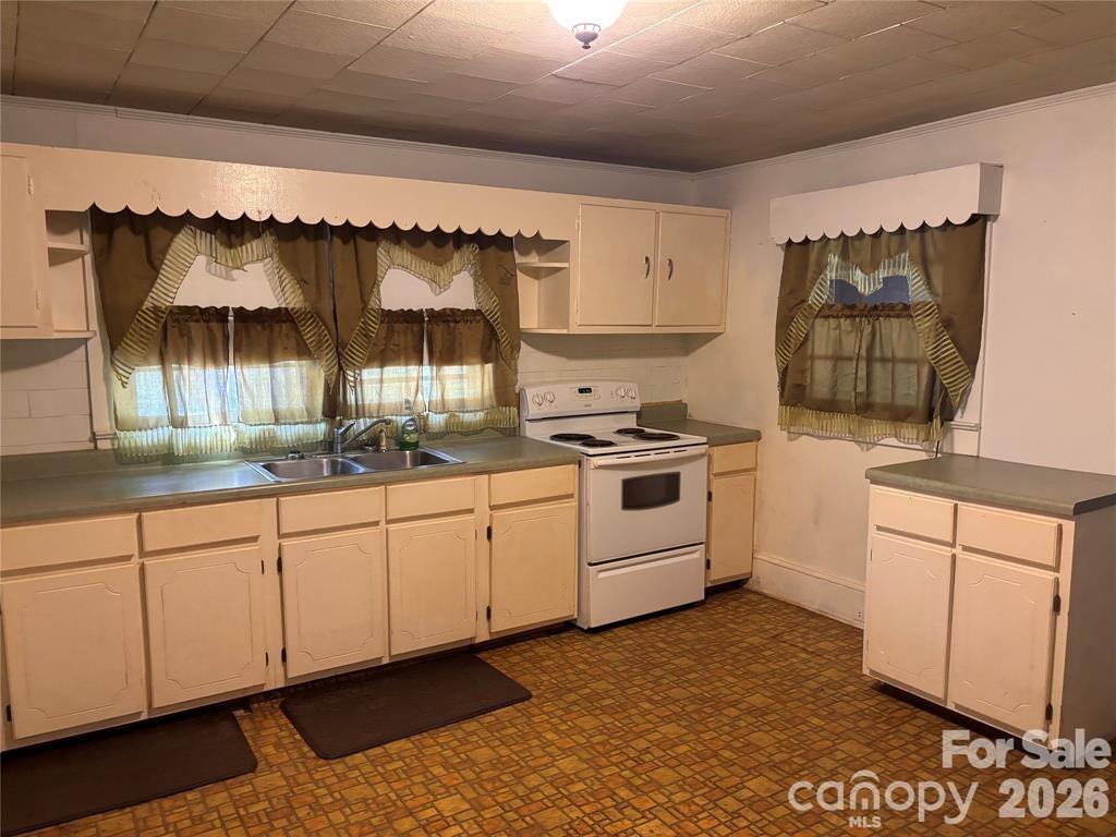 206 Railroad Street — Mooresboro