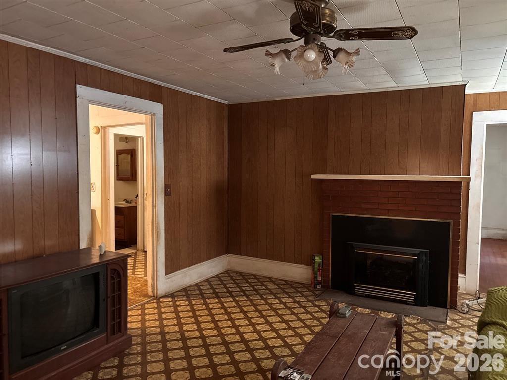 206 Railroad Street — Mooresboro