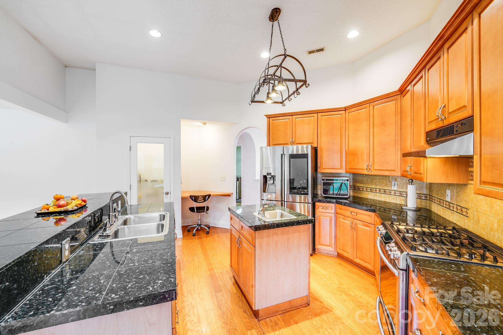 5329 Kuykendall Road — Charlotte