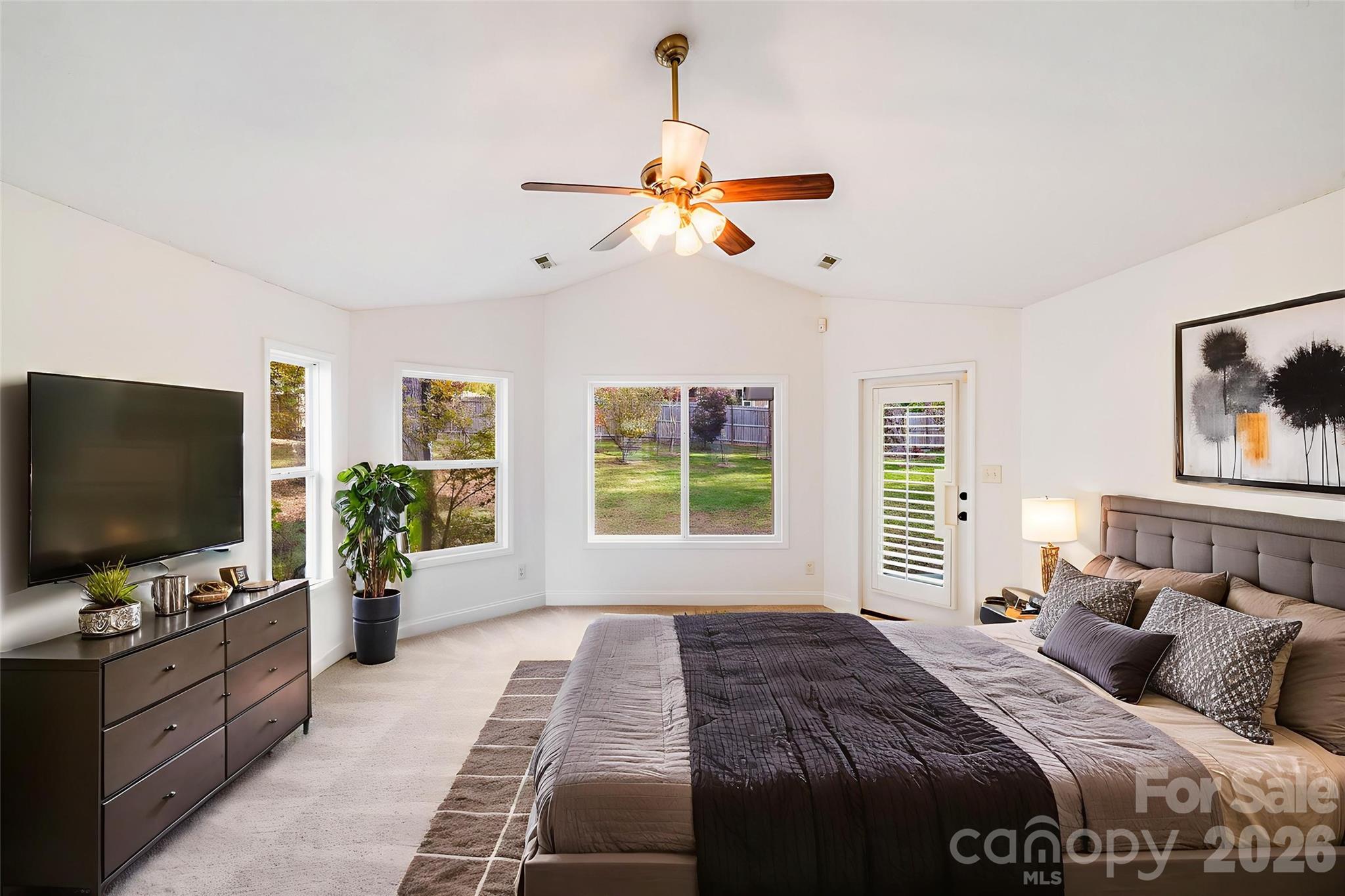 5329 Kuykendall Road — Charlotte