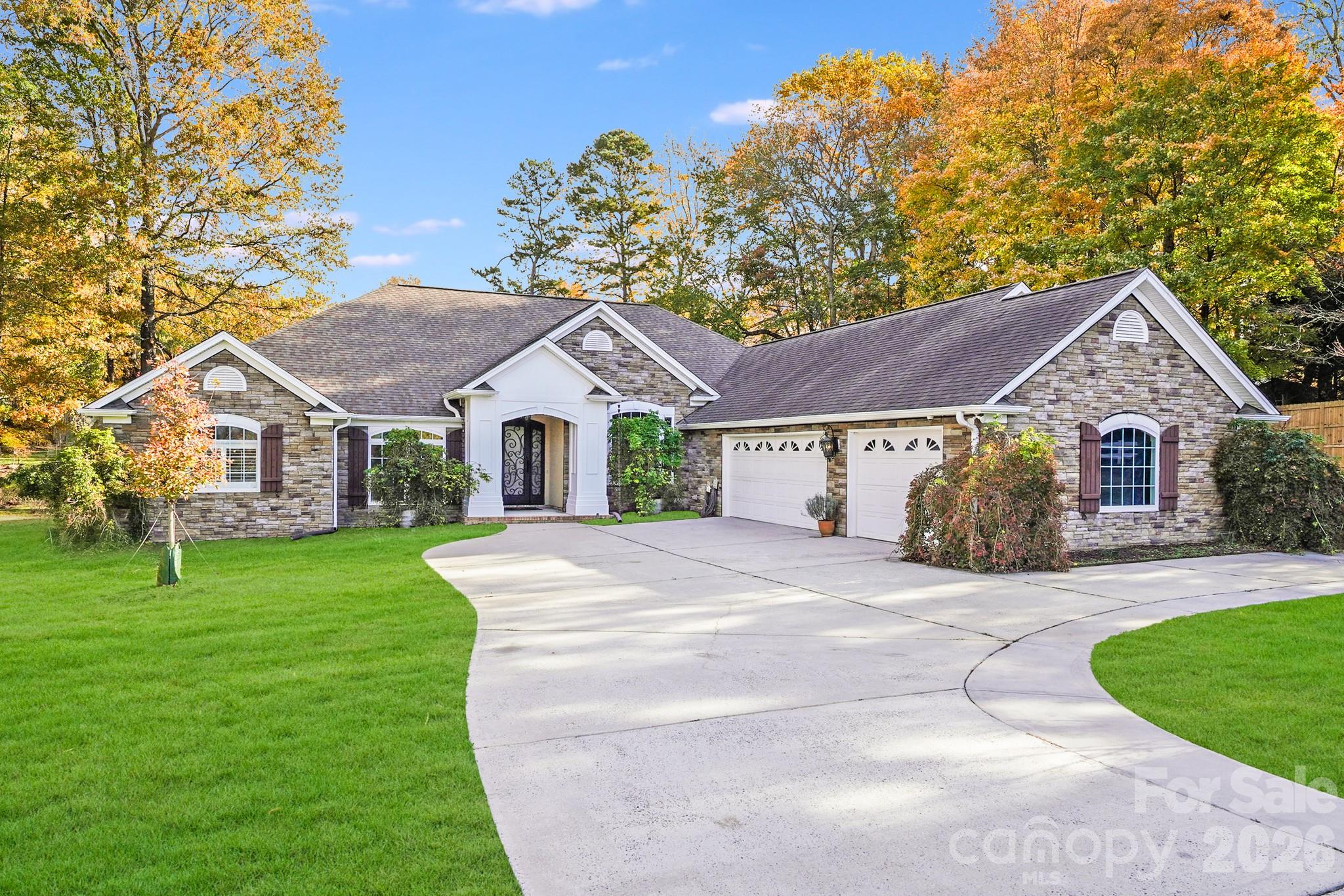 5329 Kuykendall Road — Charlotte