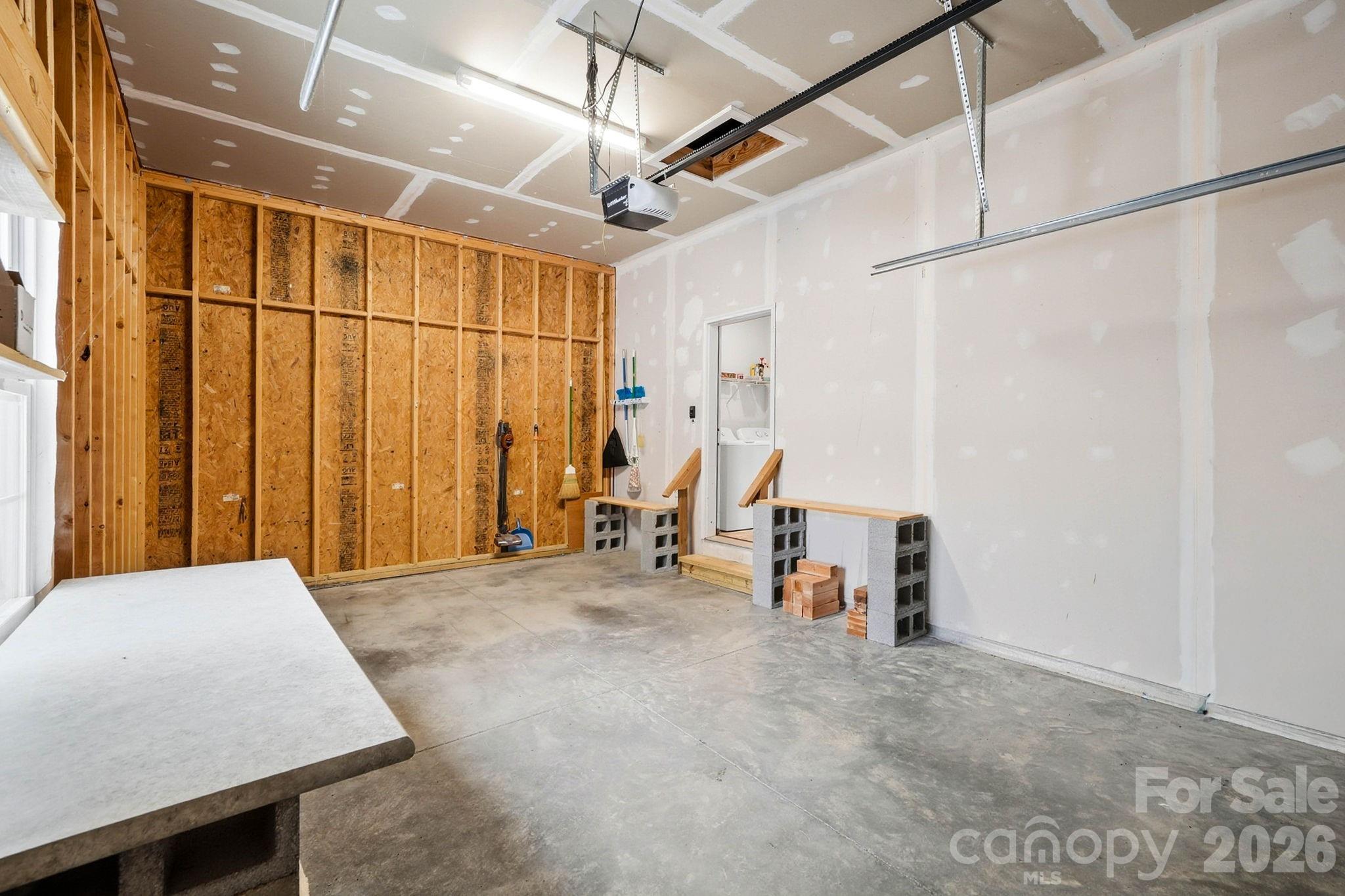 138 Lone Eagle Lane — Hendersonville