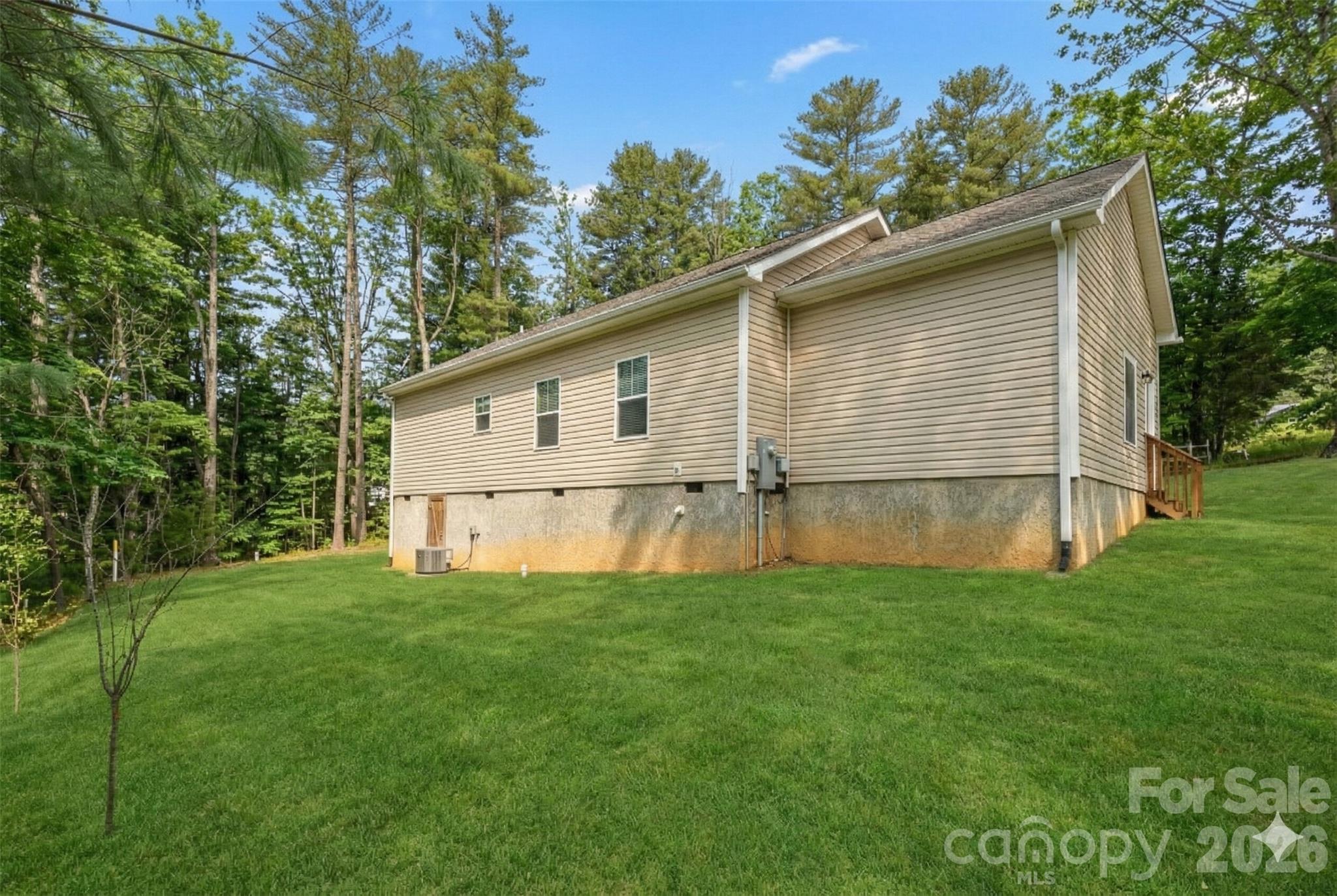 138 Lone Eagle Lane — Hendersonville