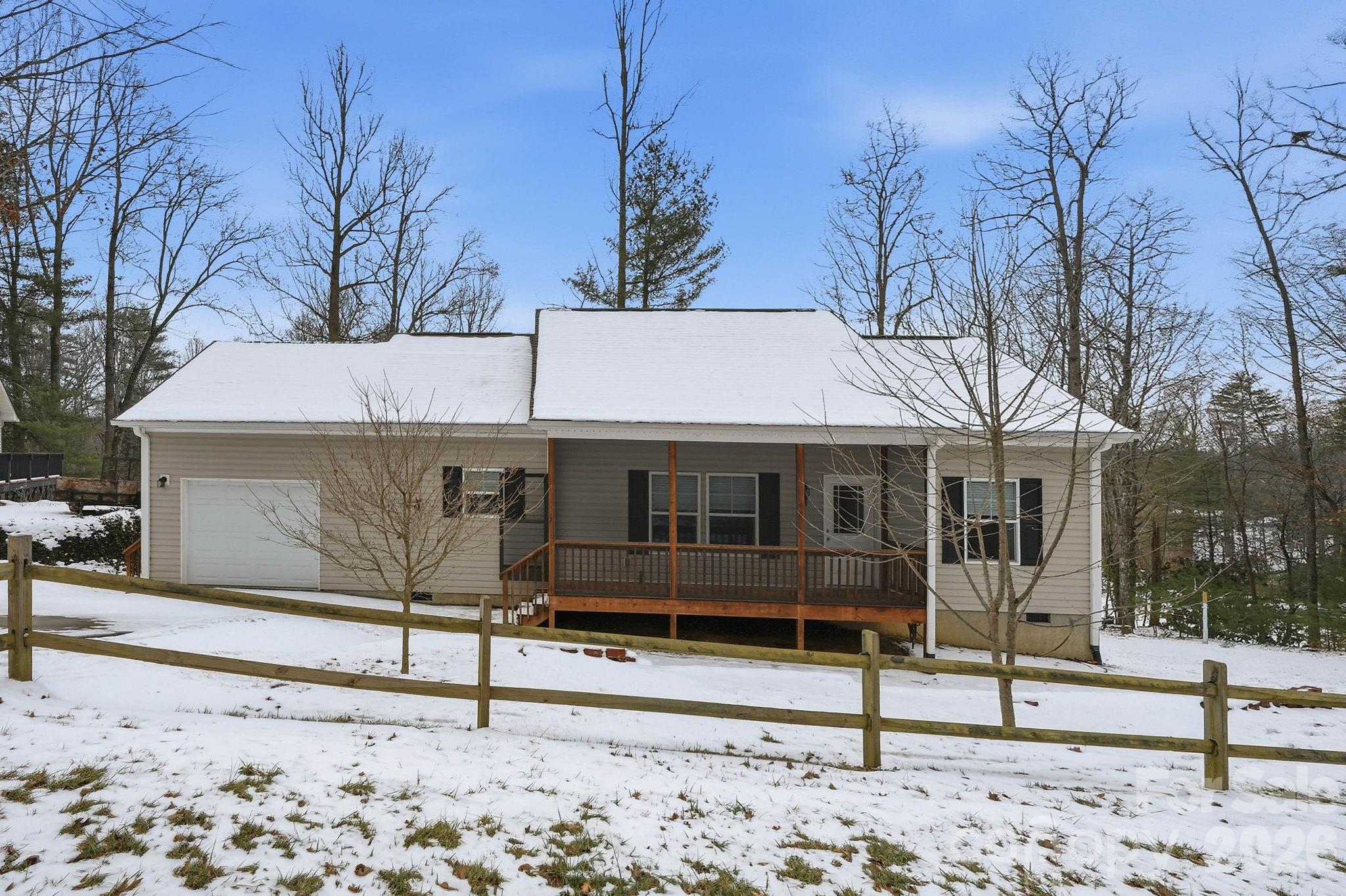 138 Lone Eagle Lane — Hendersonville