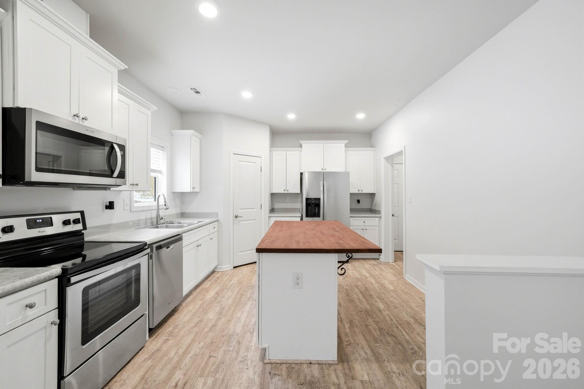 138 Lone Eagle Lane — Hendersonville