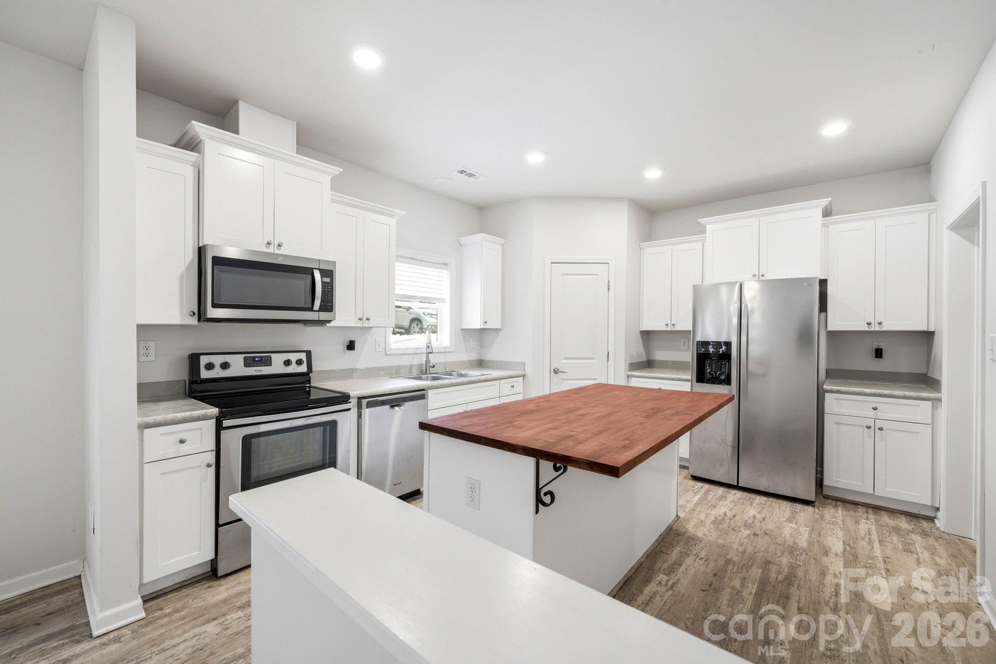 138 Lone Eagle Lane — Hendersonville