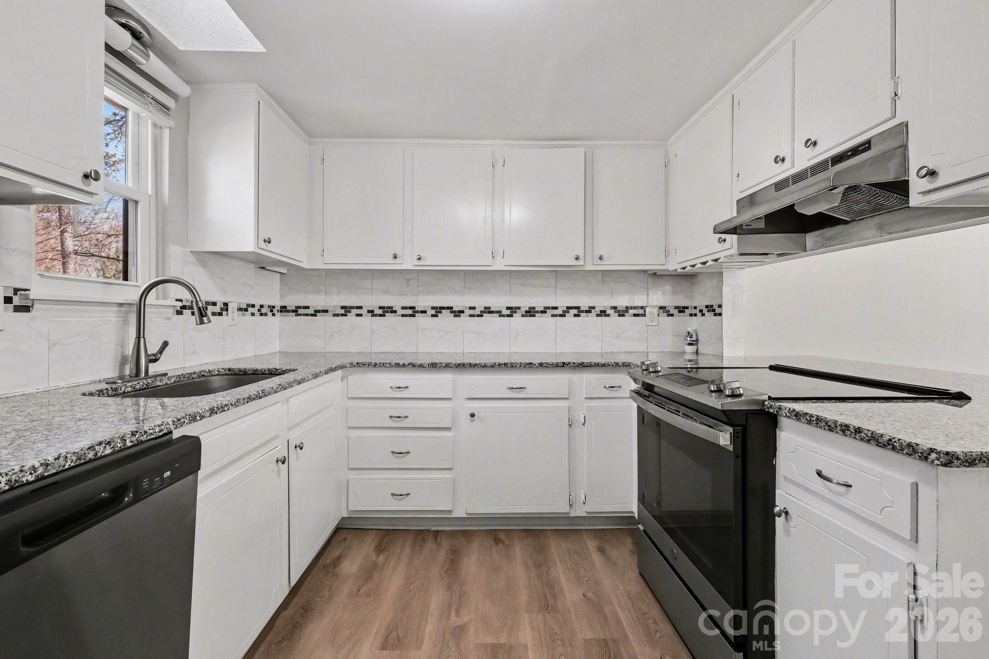 2312 Brook Canyon Drive — Charlotte