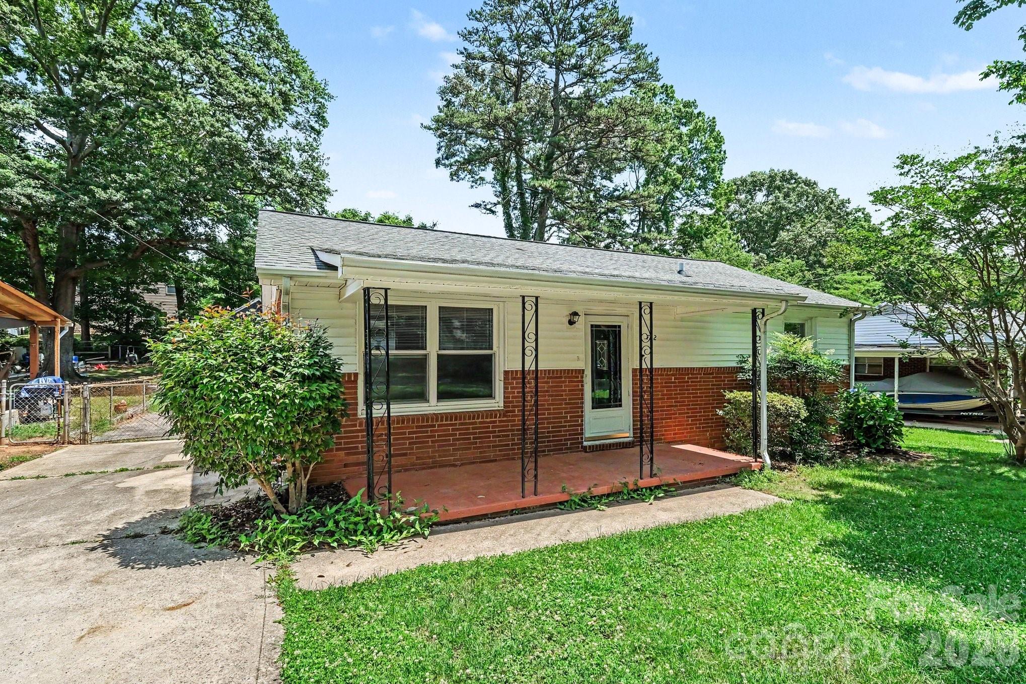 742 N Mulberry Street — Statesville