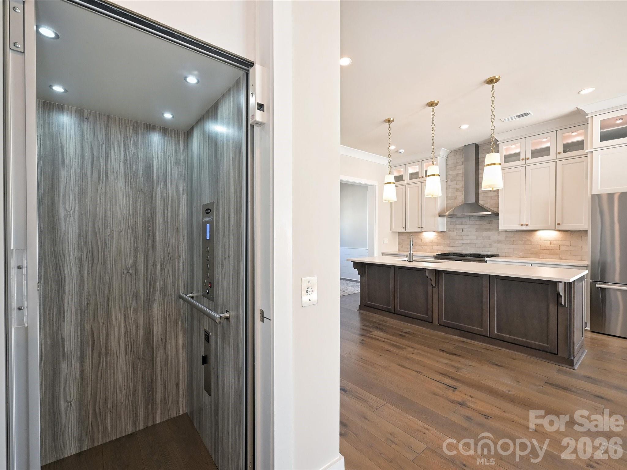2428 Runnymede Lane — Charlotte
