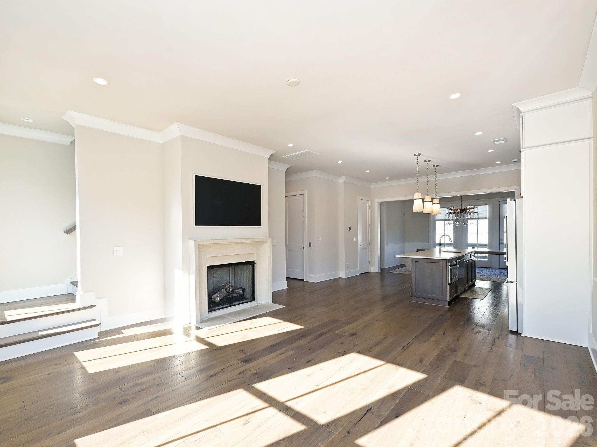 2428 Runnymede Lane — Charlotte