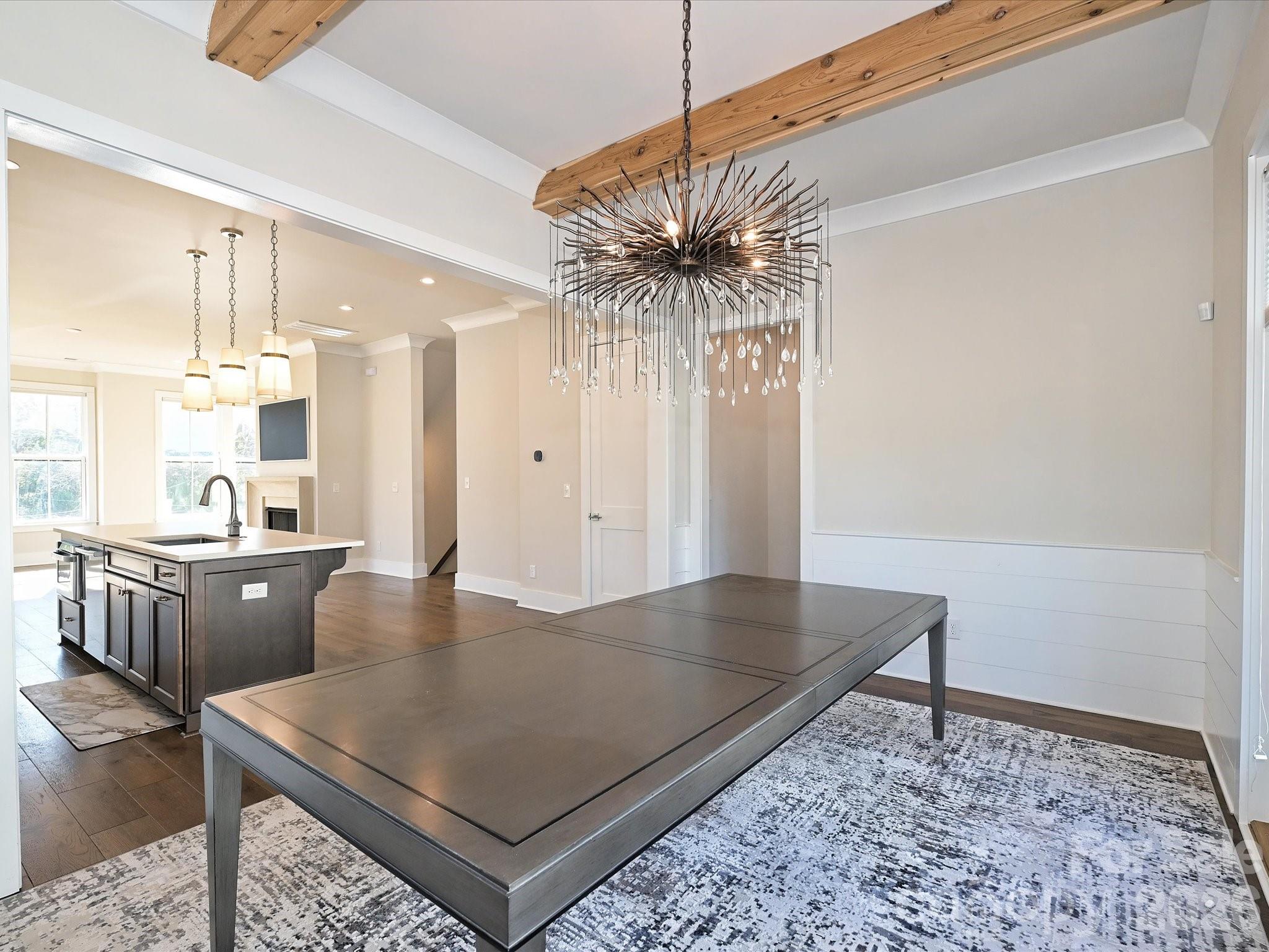 2428 Runnymede Lane — Charlotte