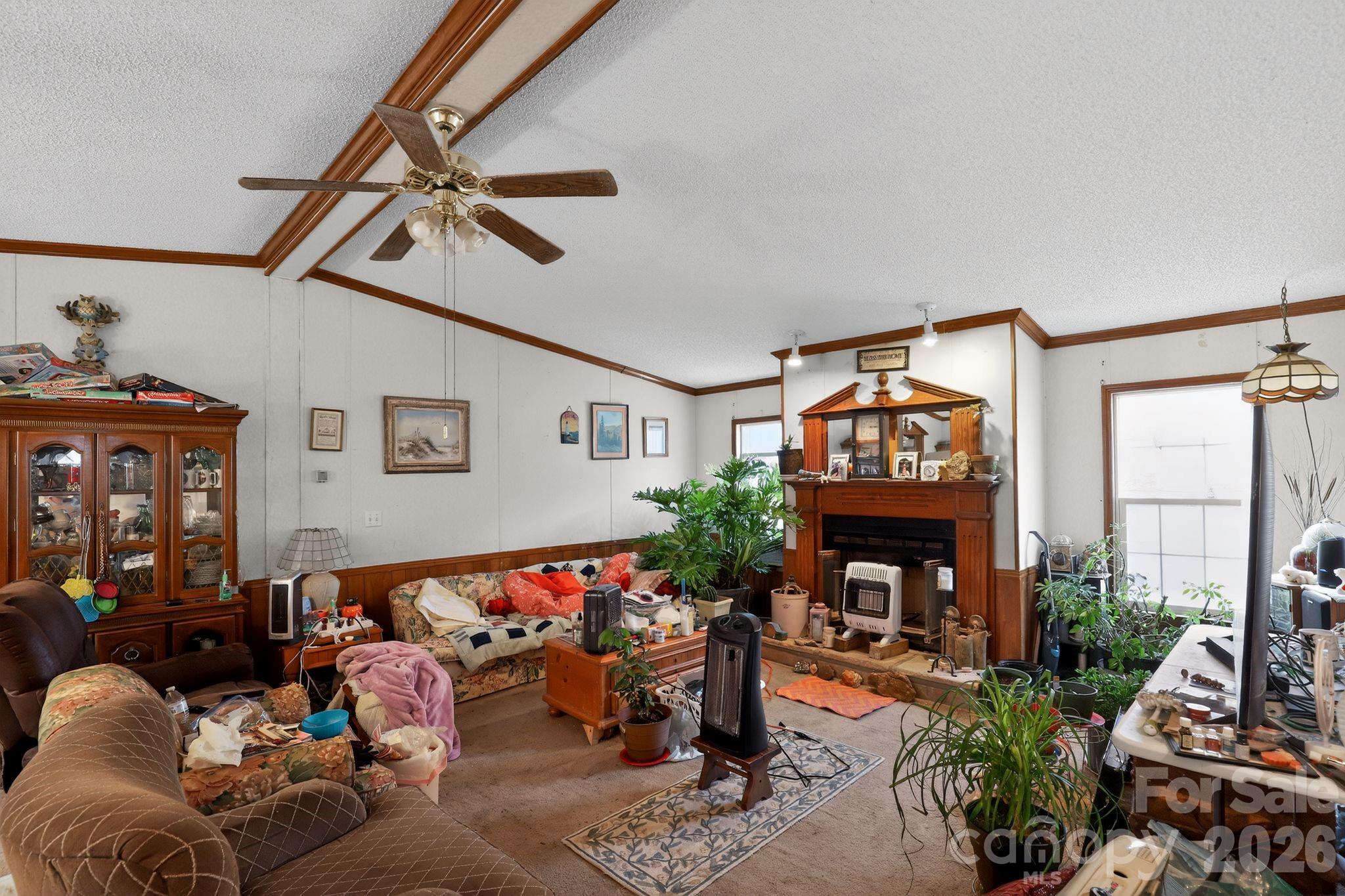 15 Wright Road — Whittier