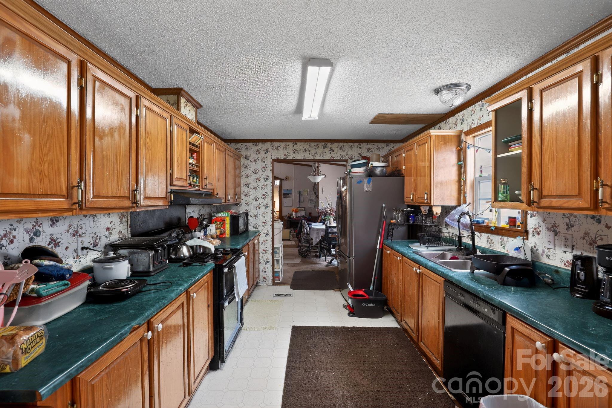 15 Wright Road — Whittier
