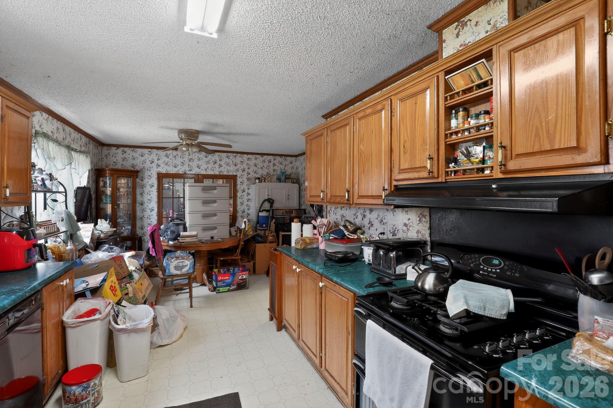 15 Wright Road — Whittier