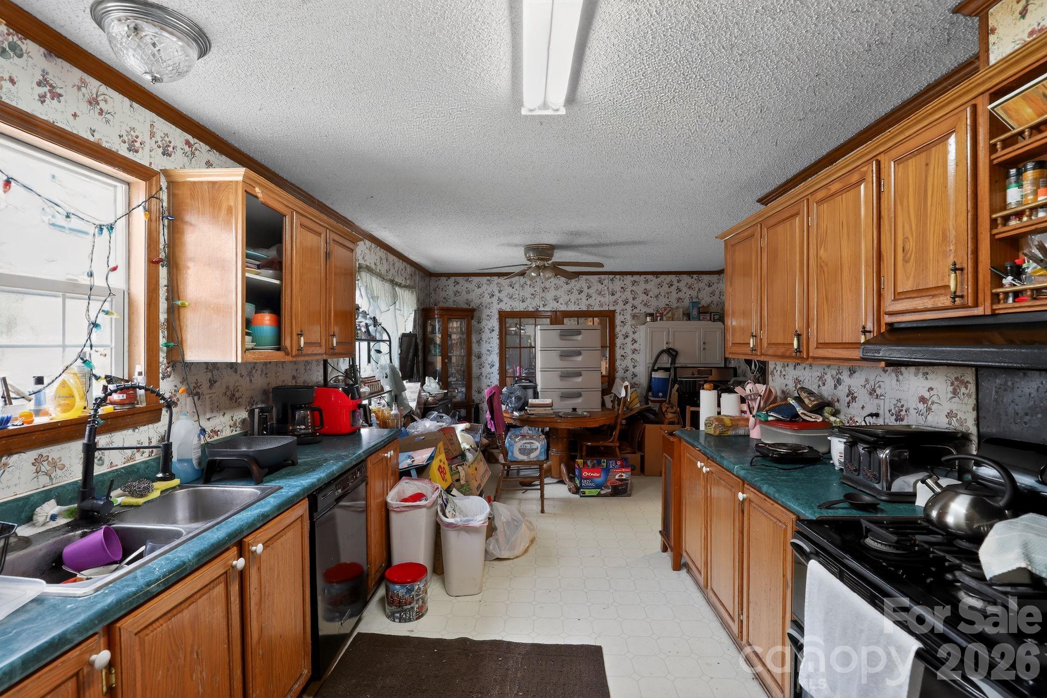 15 Wright Road — Whittier