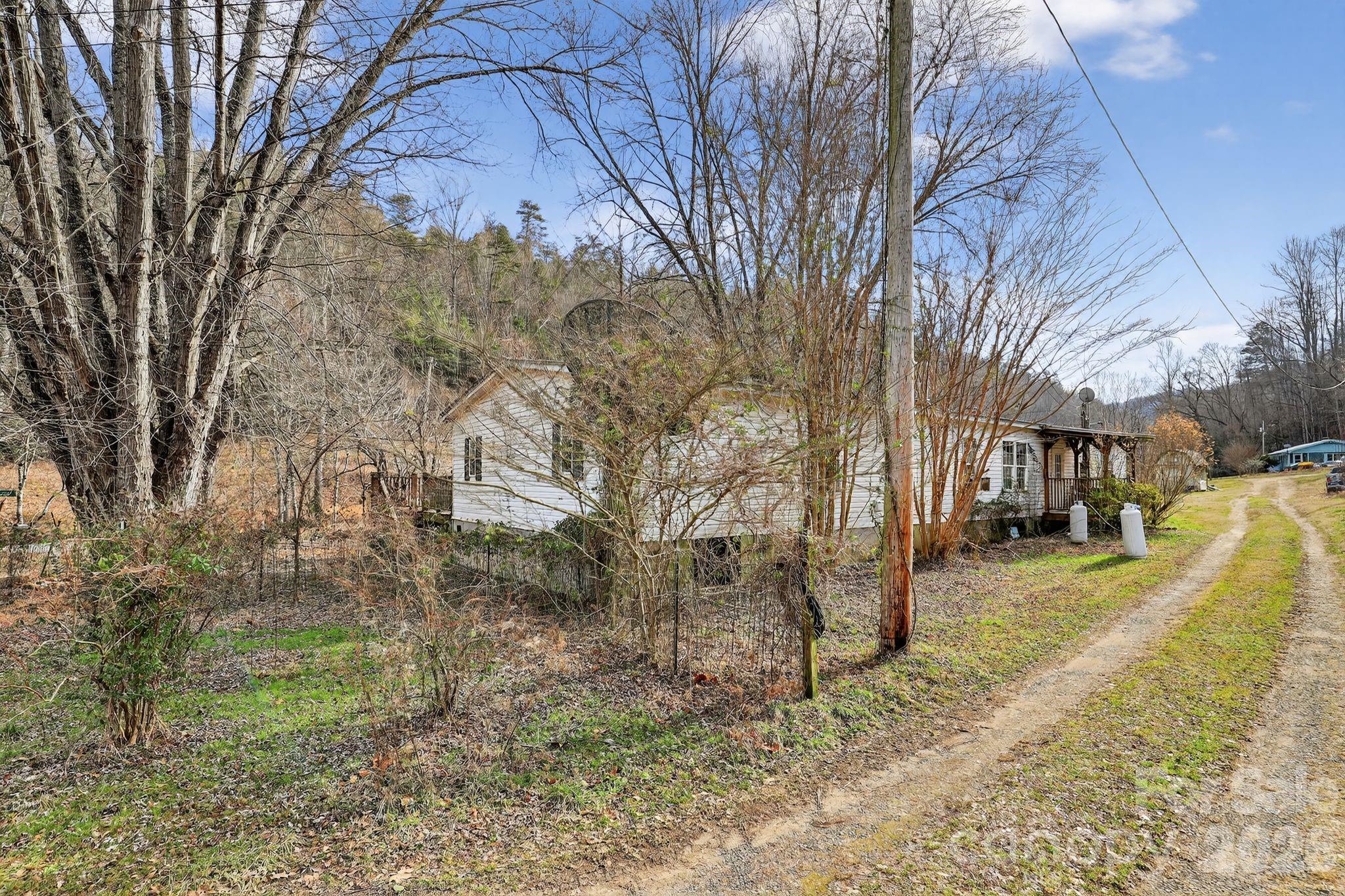 15 Wright Road — Whittier