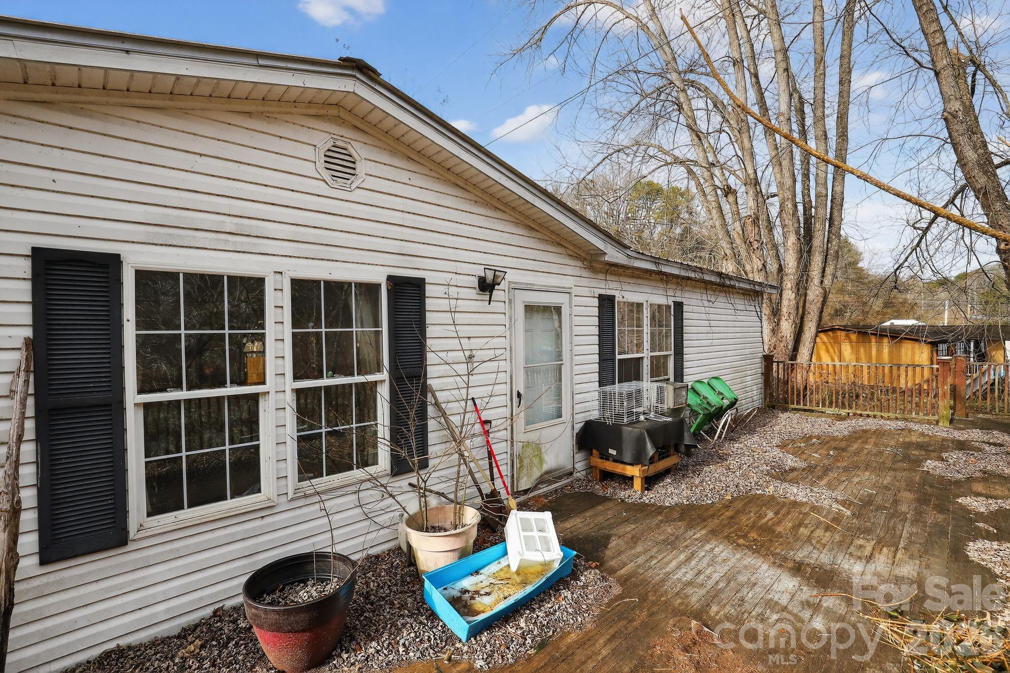 15 Wright Road — Whittier