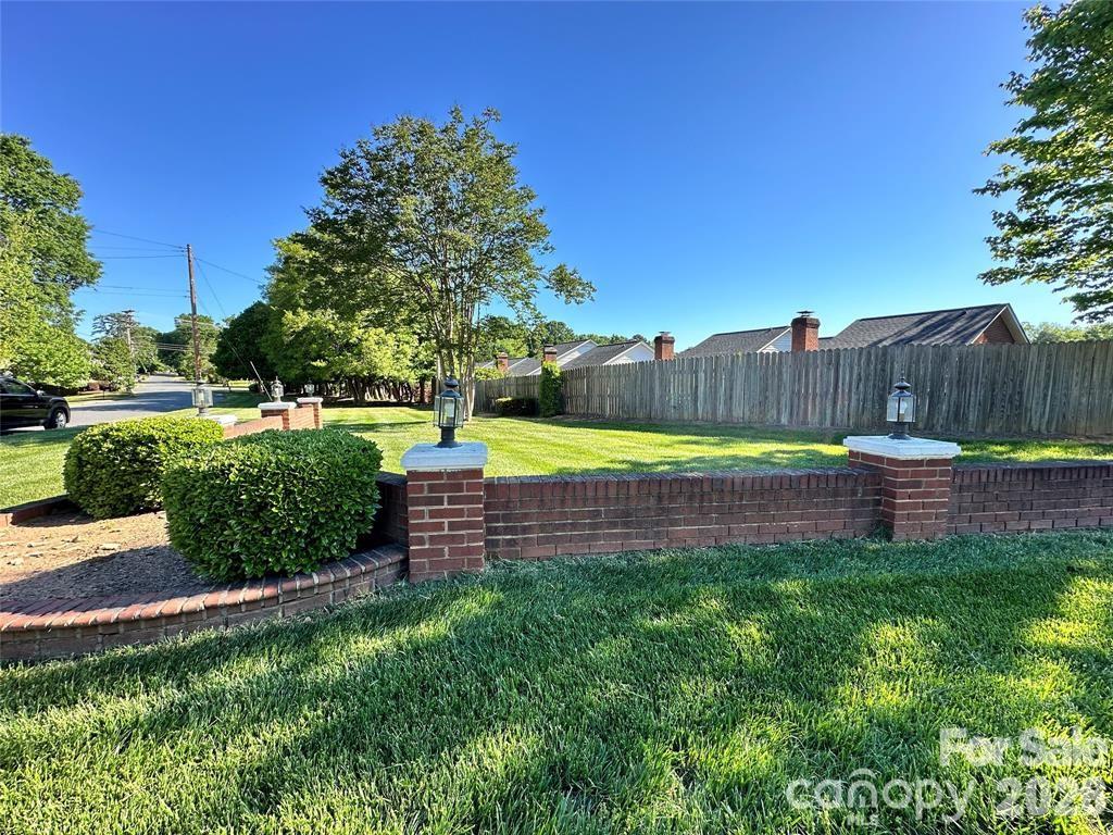 19986 Oak Leaf Circle — Cornelius
