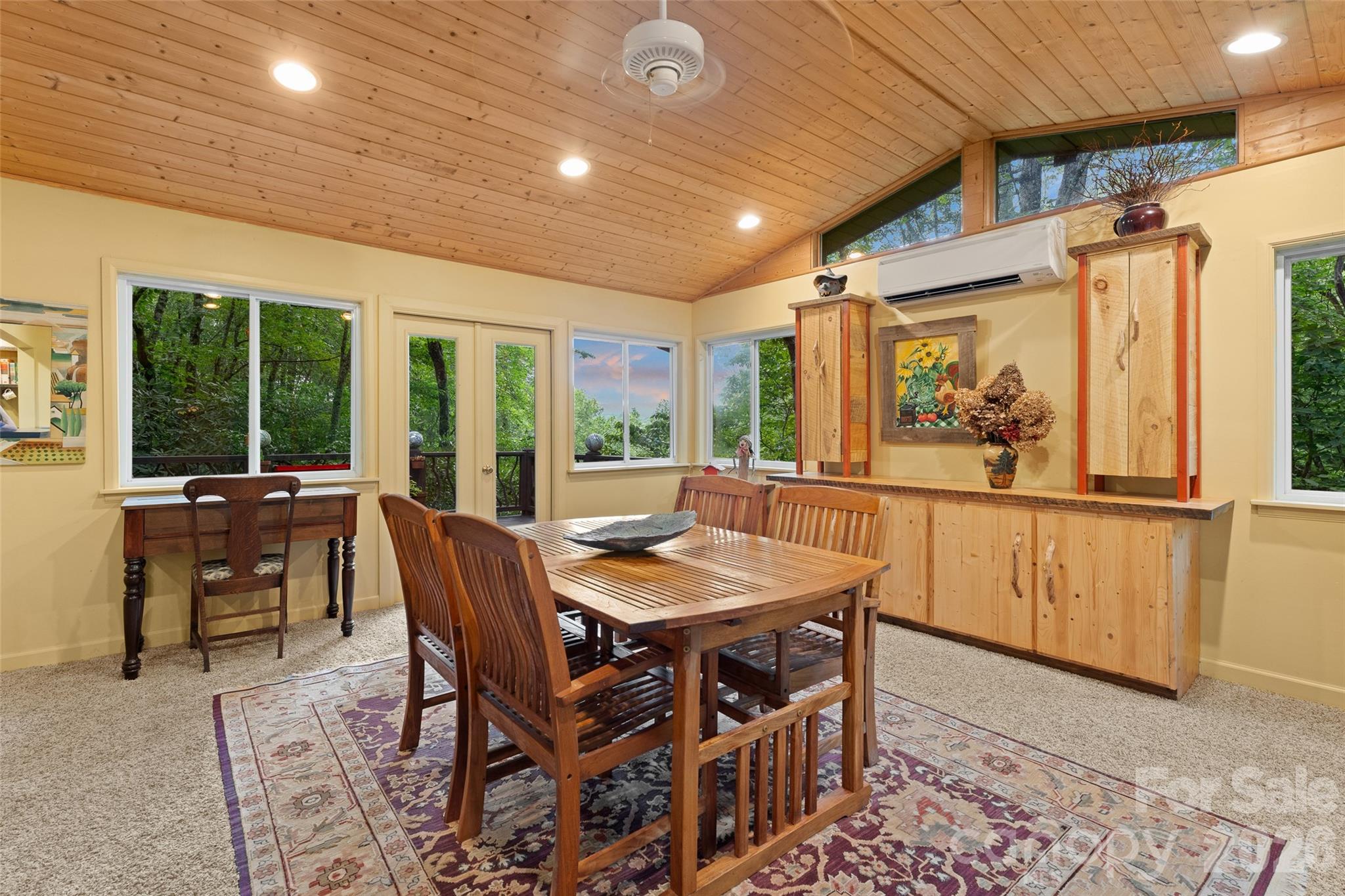 219 Kentwood Lane — Pisgah Forest