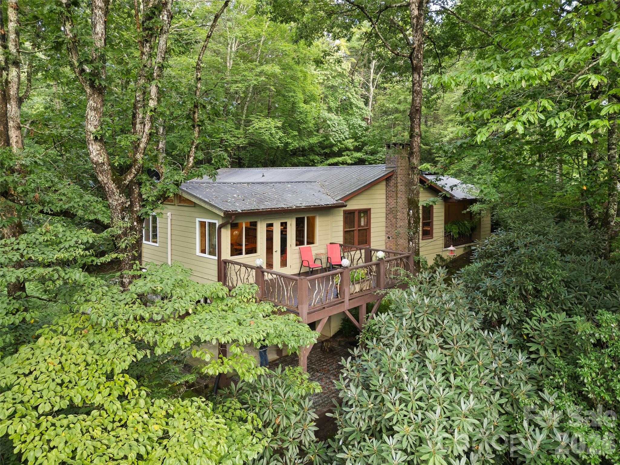 219 Kentwood Lane — Pisgah Forest
