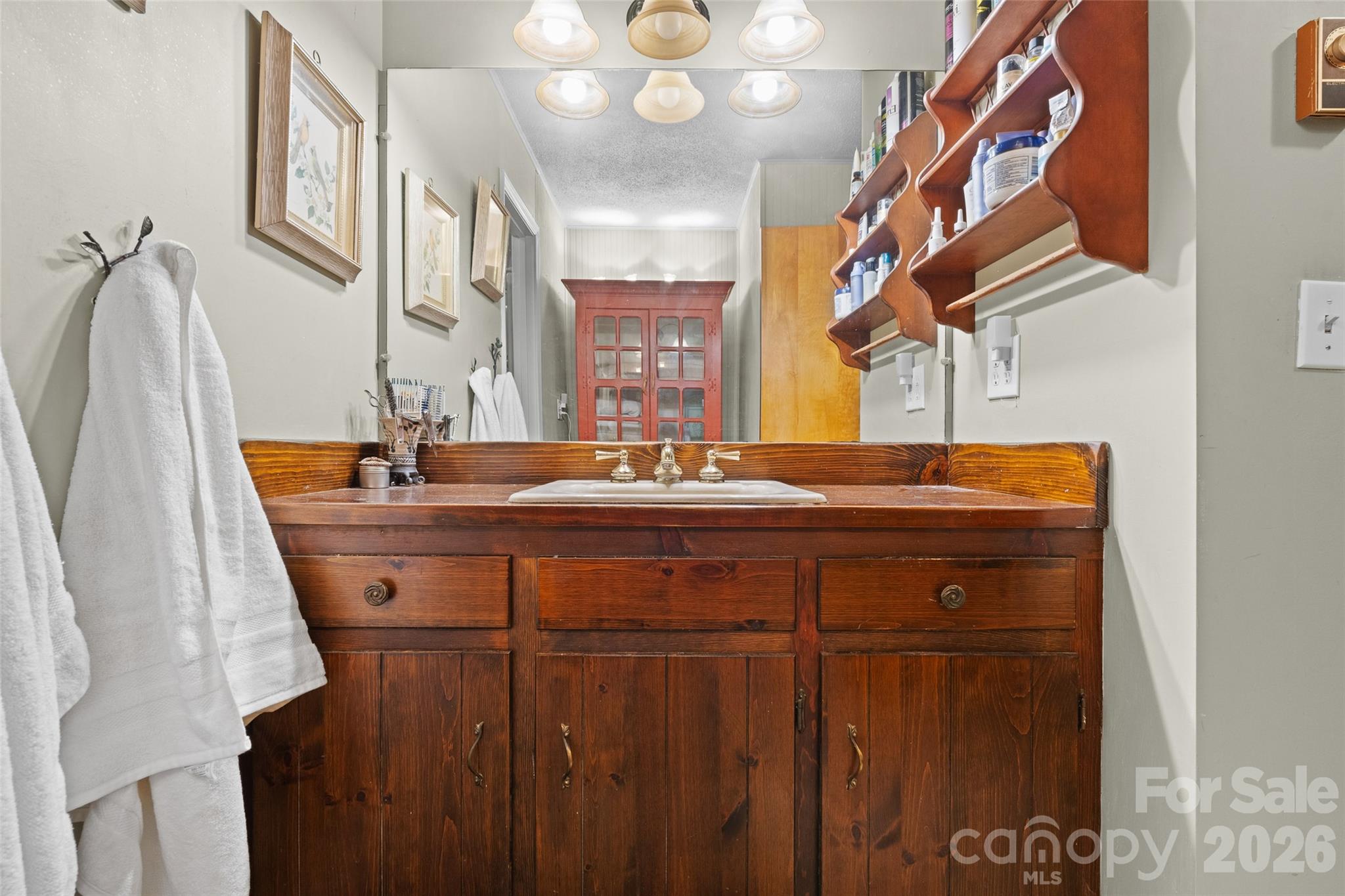 219 Kentwood Lane — Pisgah Forest