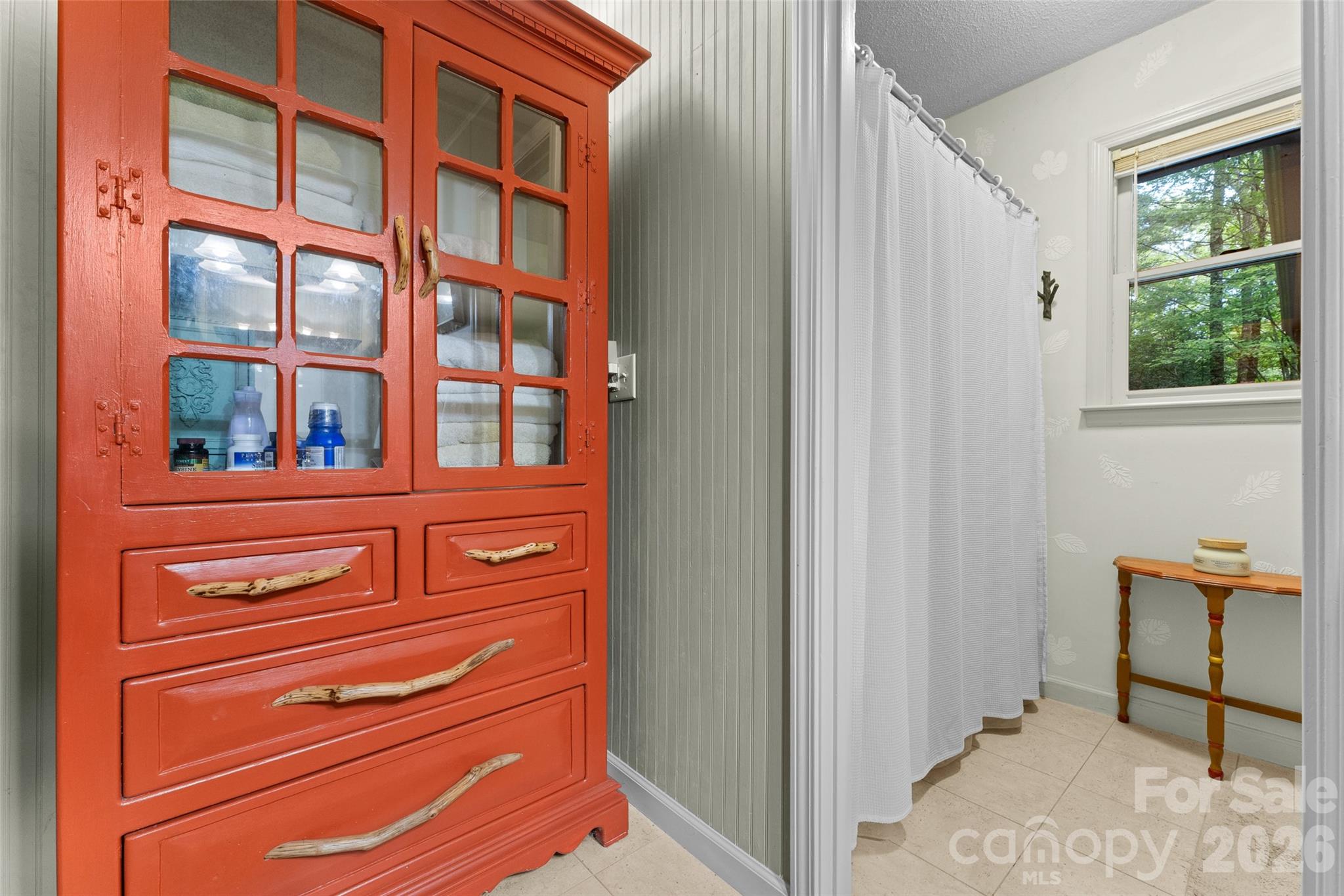 219 Kentwood Lane — Pisgah Forest