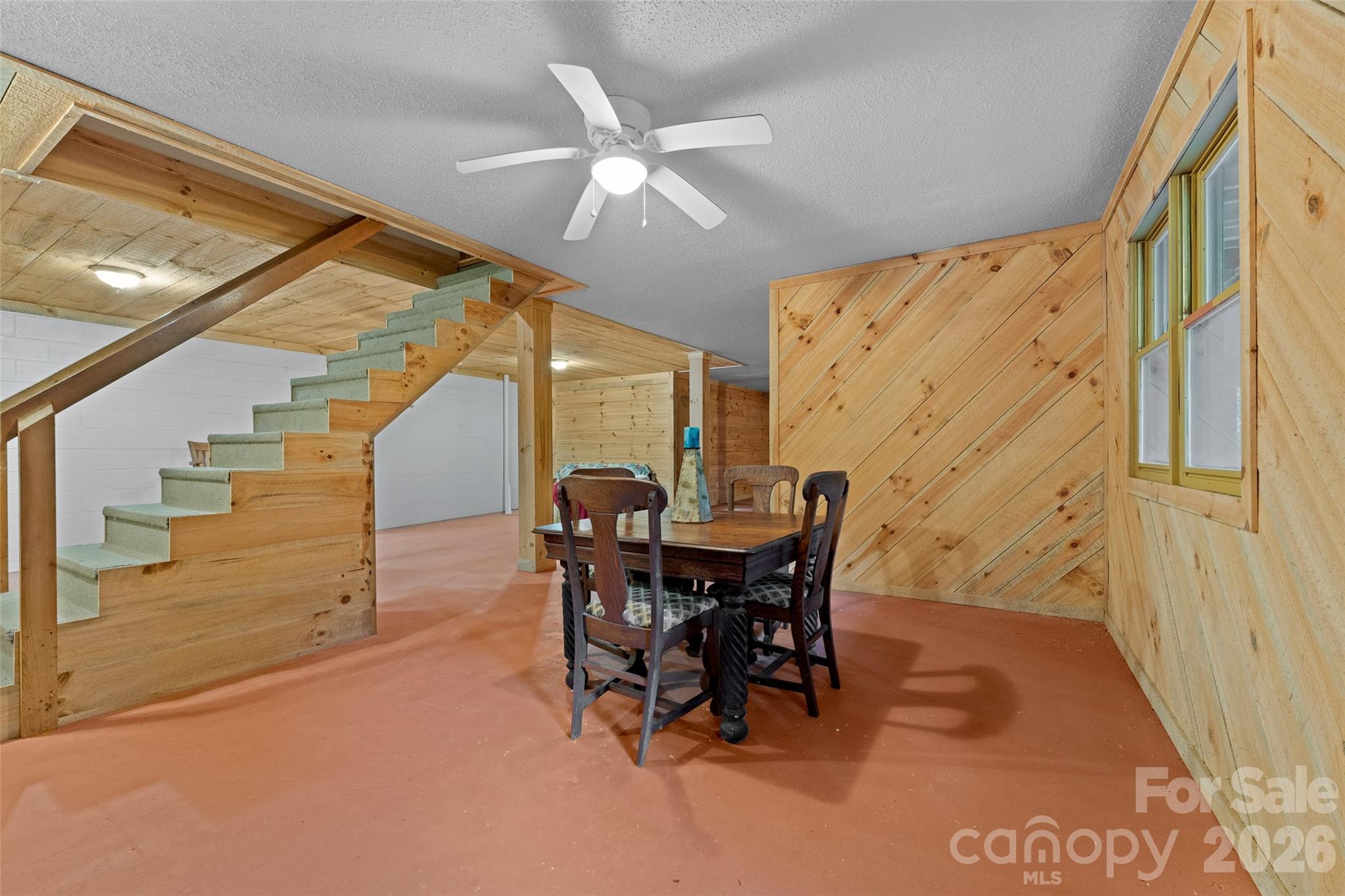 219 Kentwood Lane — Pisgah Forest