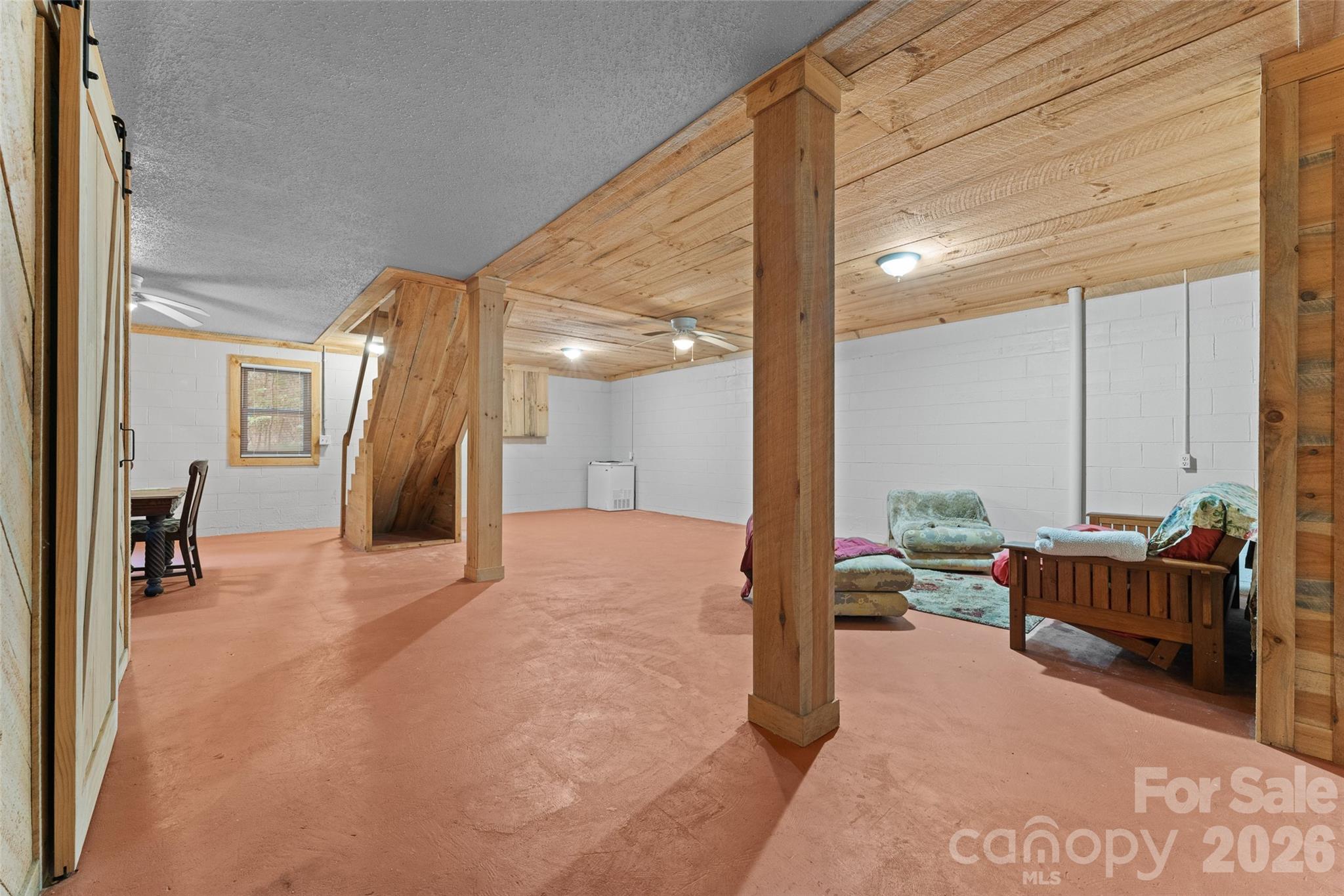 219 Kentwood Lane — Pisgah Forest