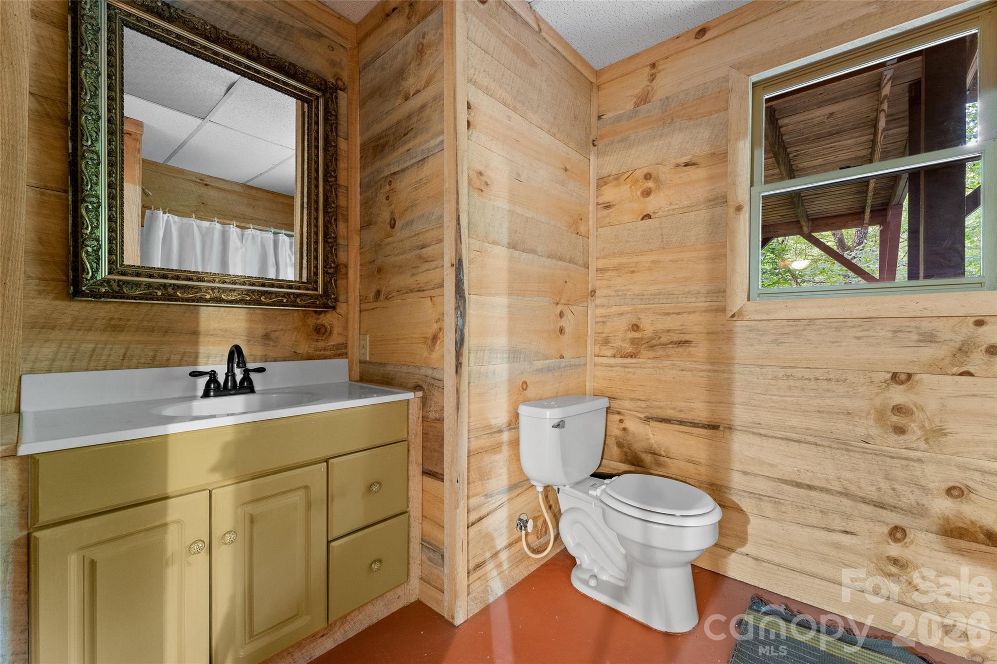 219 Kentwood Lane — Pisgah Forest