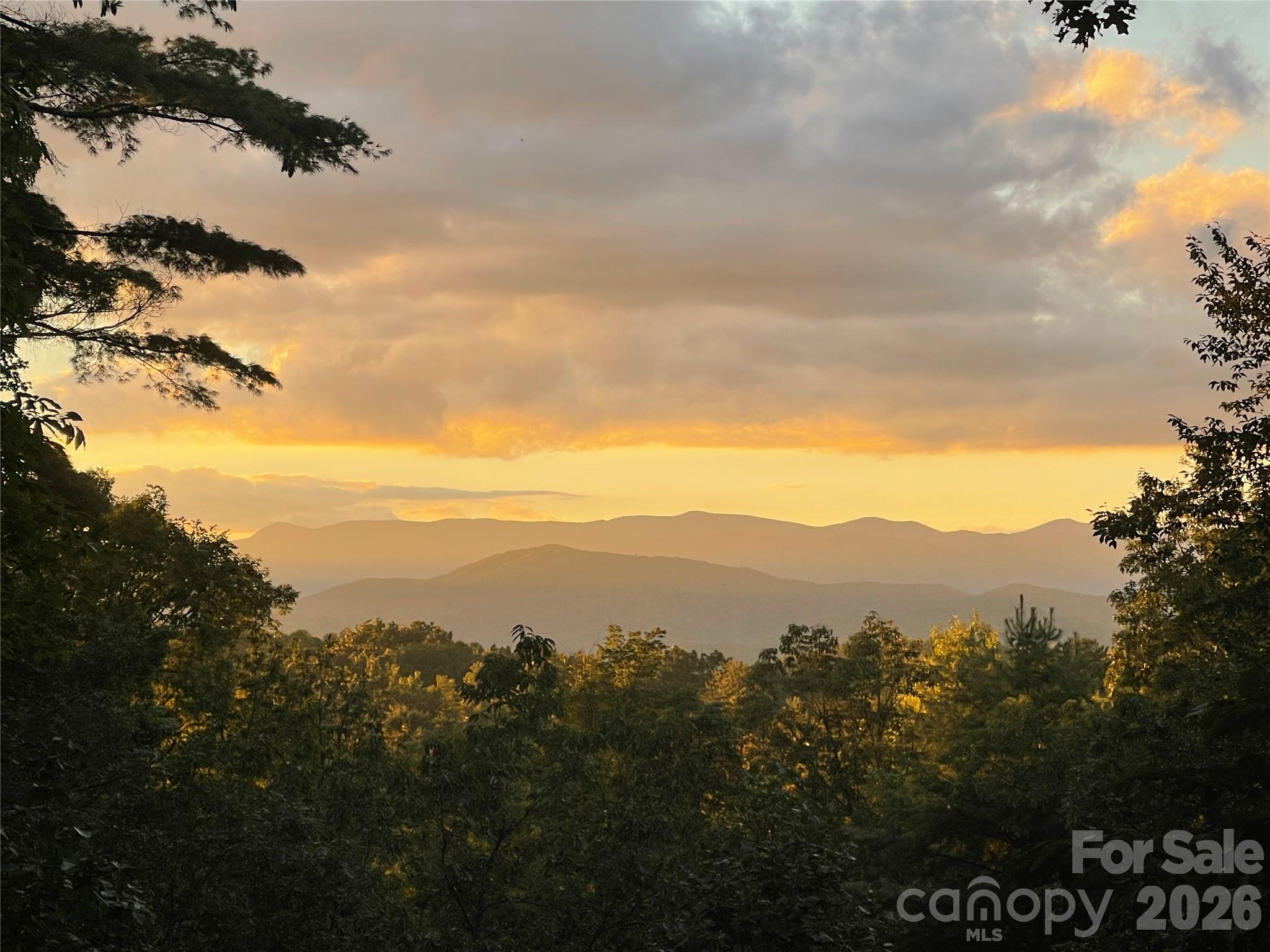 219 Kentwood Lane — Pisgah Forest