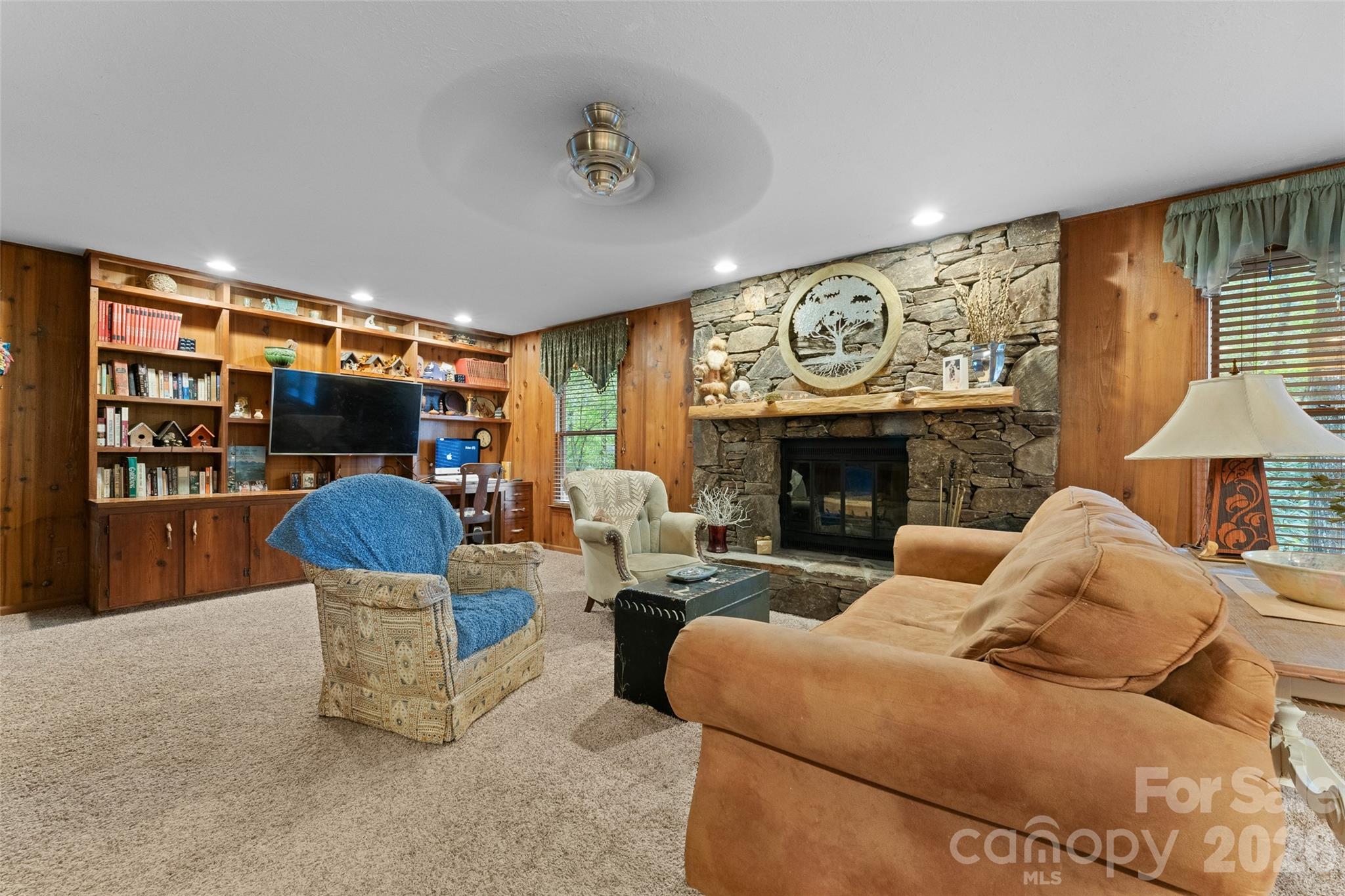 219 Kentwood Lane — Pisgah Forest