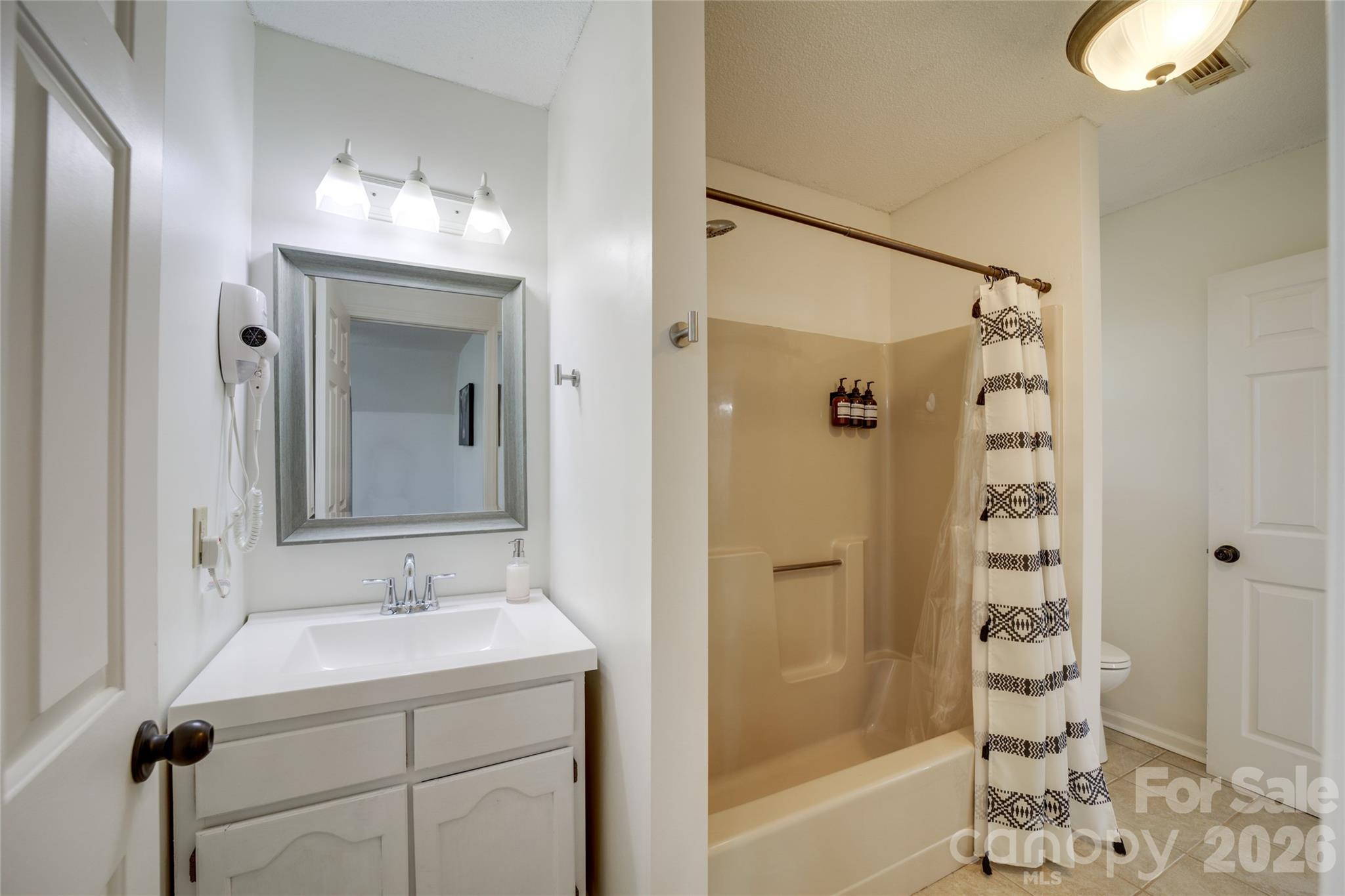 24 Oakwood Road — Candler