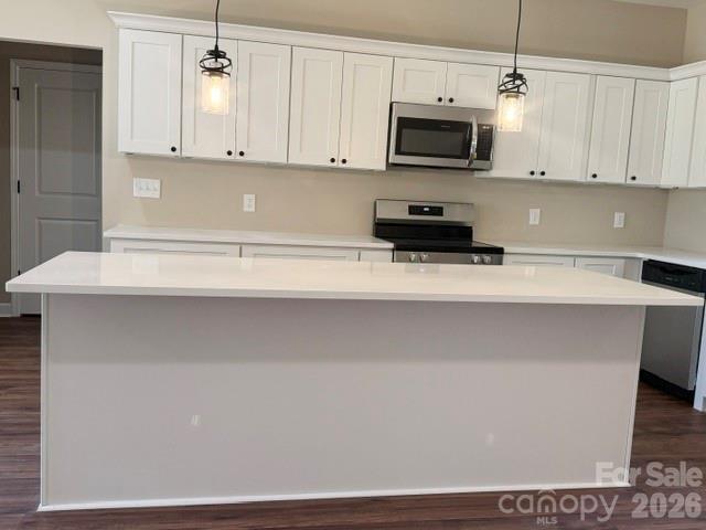 1182 Merribrook Lane — Lancaster