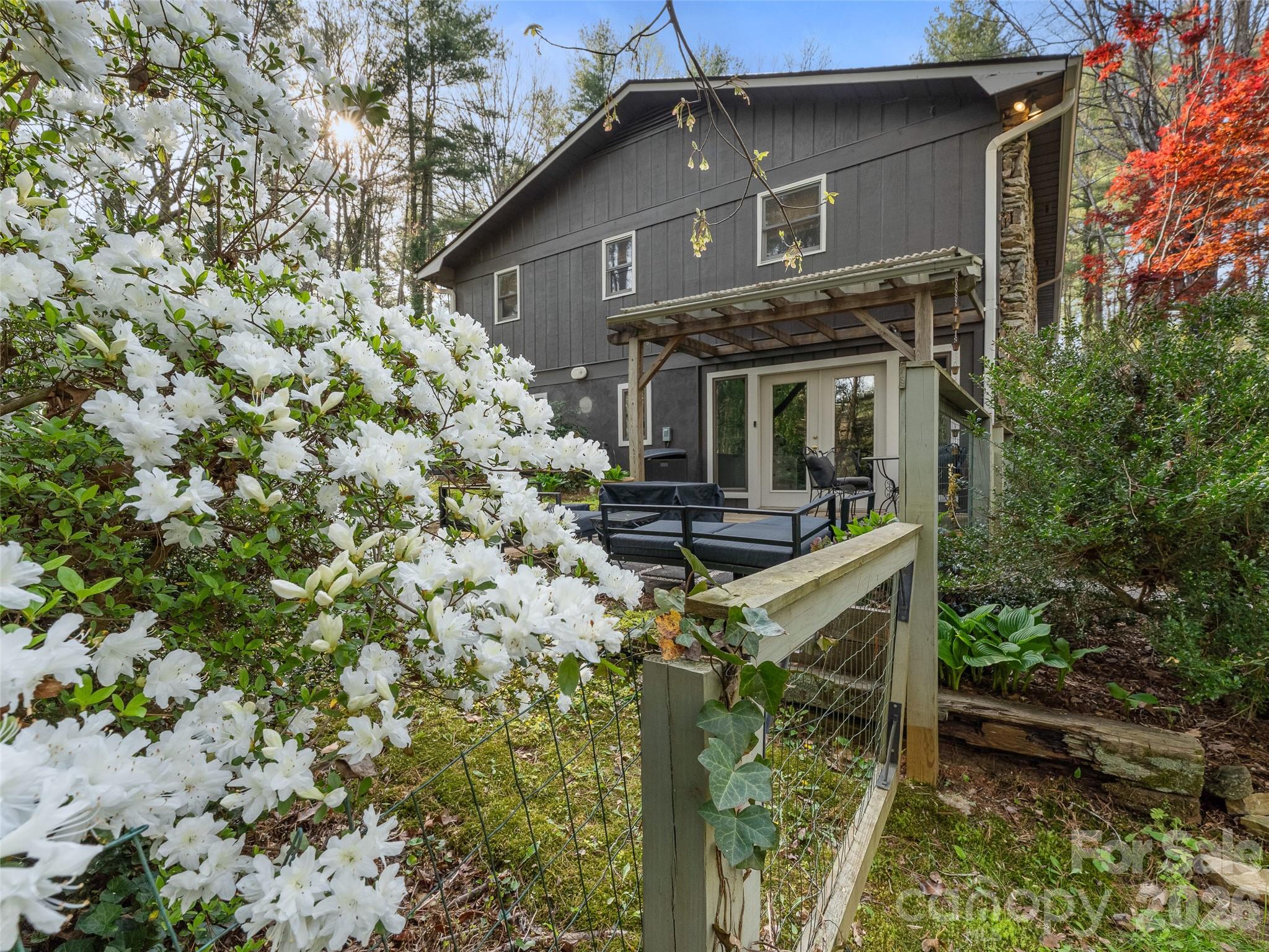 4030 Little River Road — Hendersonville
