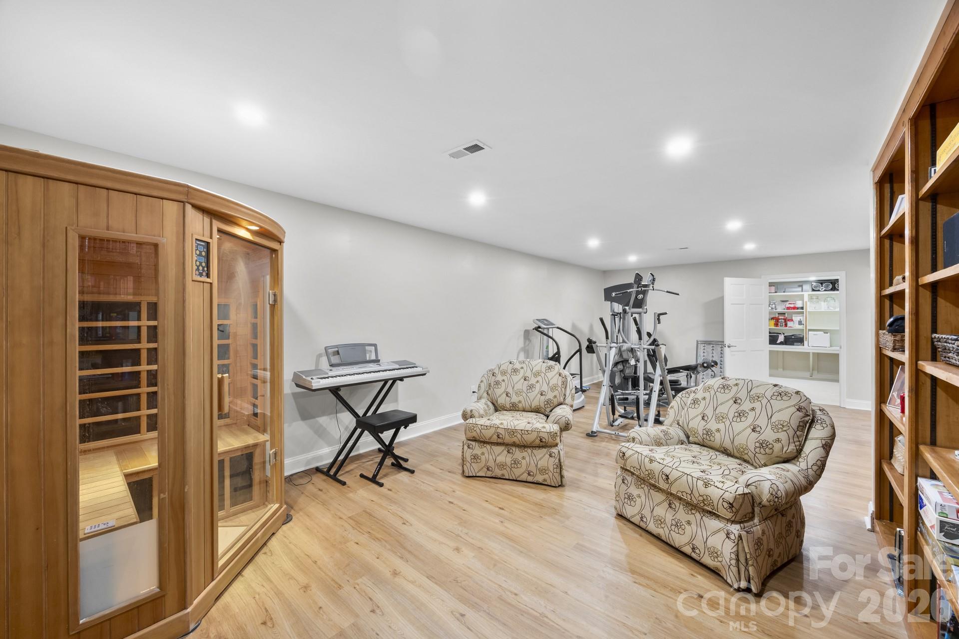 1419 Stoneyridge Drive — Charlotte