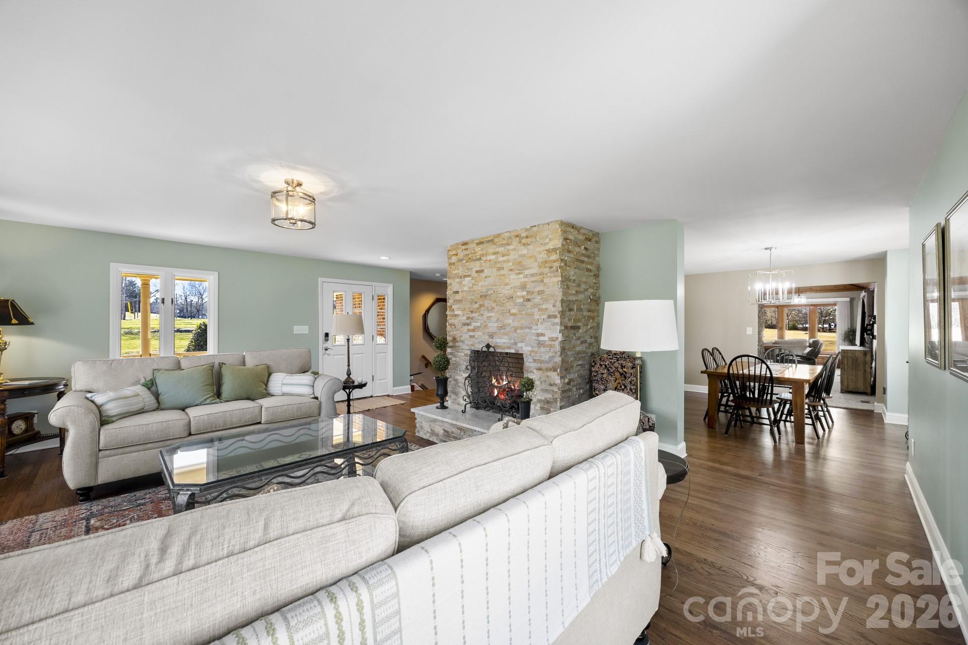 1419 Stoneyridge Drive — Charlotte